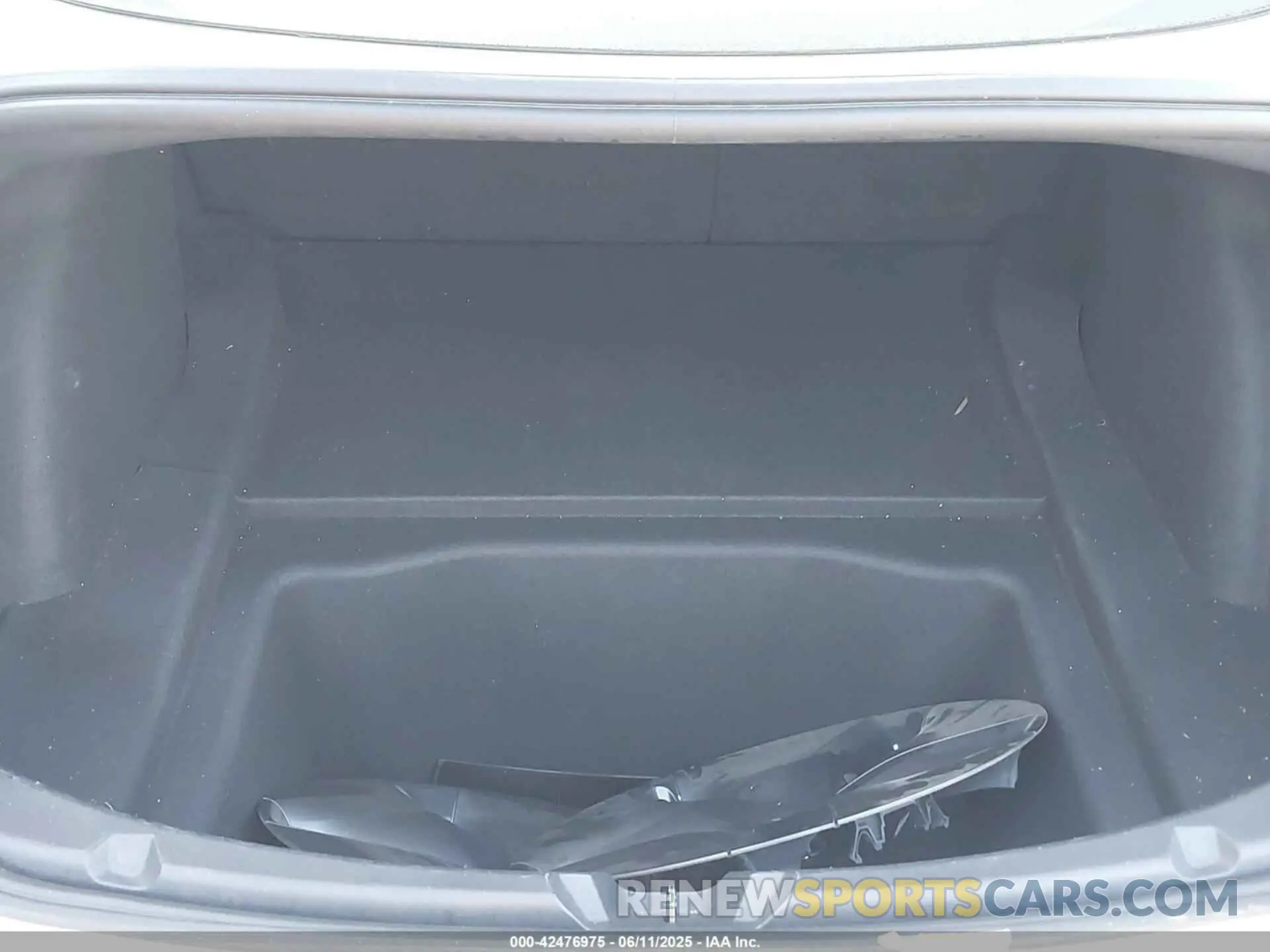 19 Photograph of a damaged car 5YJ3E1EB1LF665106 TESLA MODEL 3 2020