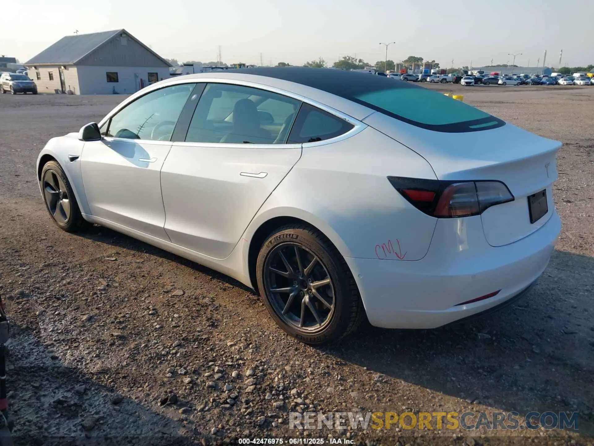 3 Photograph of a damaged car 5YJ3E1EB1LF665106 TESLA MODEL 3 2020