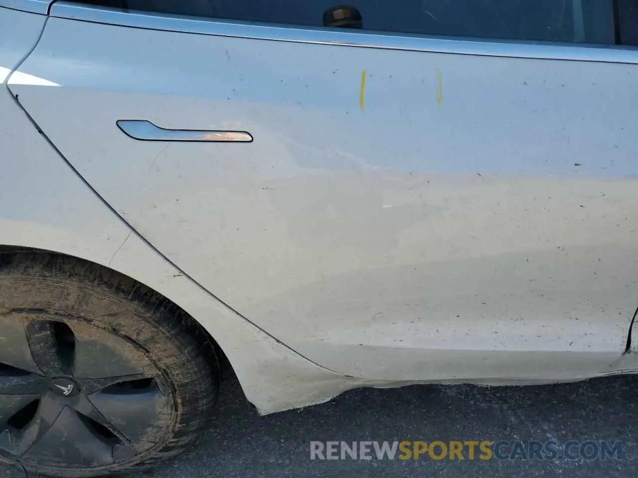 11 Photograph of a damaged car 5YJ3E1EB1LF665543 TESLA MODEL 3 2020