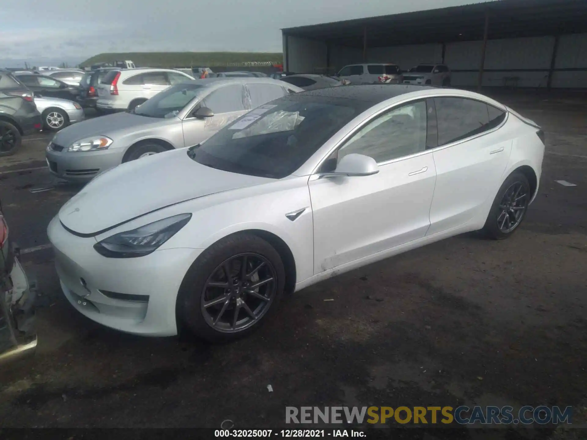 2 Photograph of a damaged car 5YJ3E1EB1LF666112 TESLA MODEL 3 2020