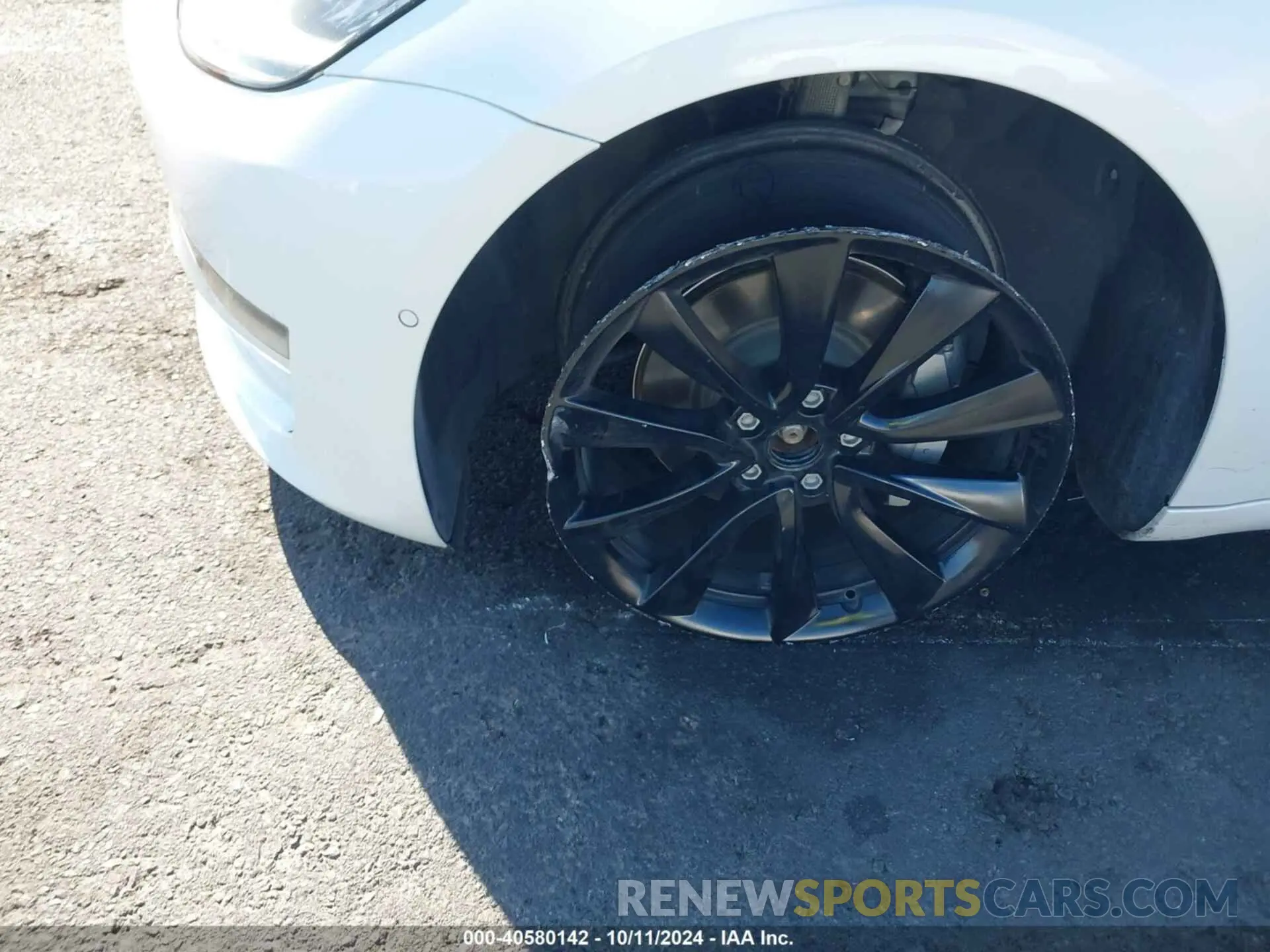 6 Photograph of a damaged car 5YJ3E1EB1LF735753 TESLA MODEL 3 2020