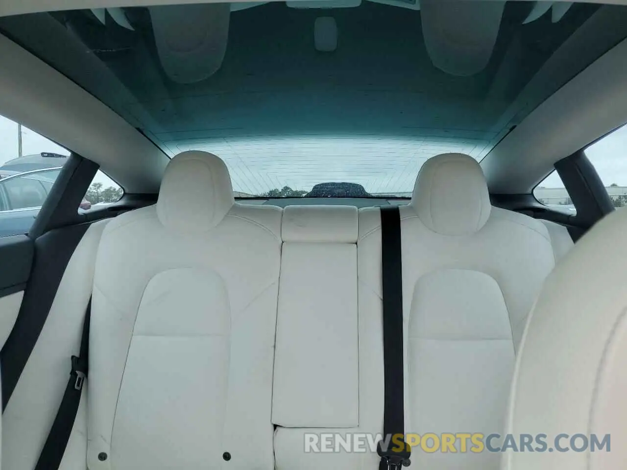 10 Photograph of a damaged car 5YJ3E1EB1LF735770 TESLA MODEL 3 2020