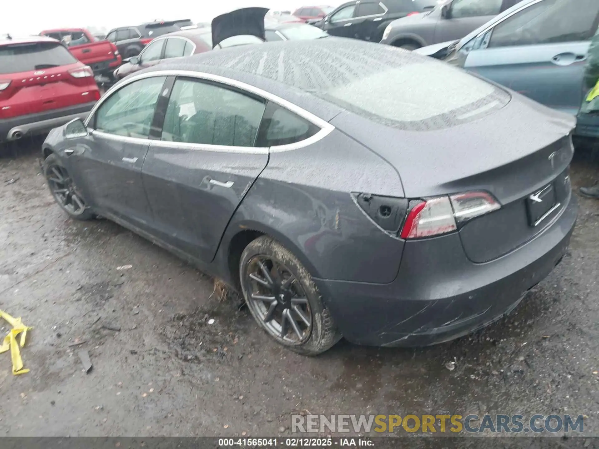 3 Photograph of a damaged car 5YJ3E1EB1LF786931 TESLA MODEL 3 2020