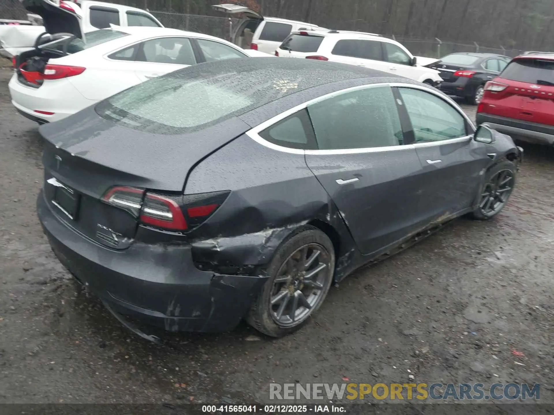 4 Photograph of a damaged car 5YJ3E1EB1LF786931 TESLA MODEL 3 2020