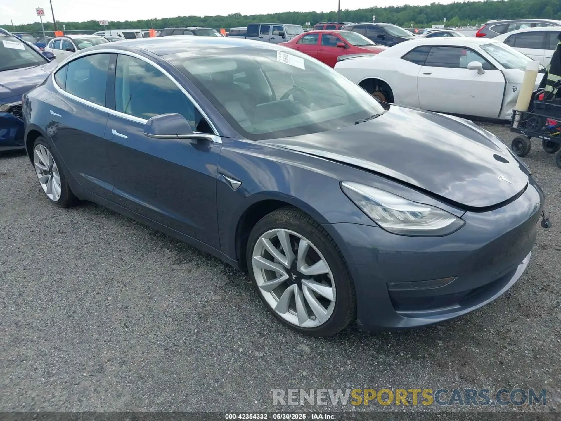 1 Photograph of a damaged car 5YJ3E1EB2LF588925 TESLA MODEL 3 2020