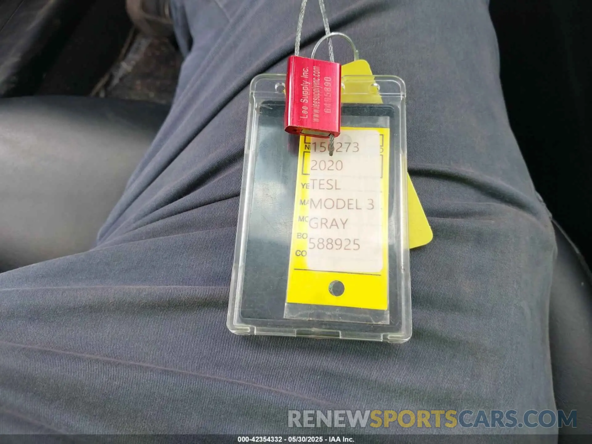 11 Photograph of a damaged car 5YJ3E1EB2LF588925 TESLA MODEL 3 2020