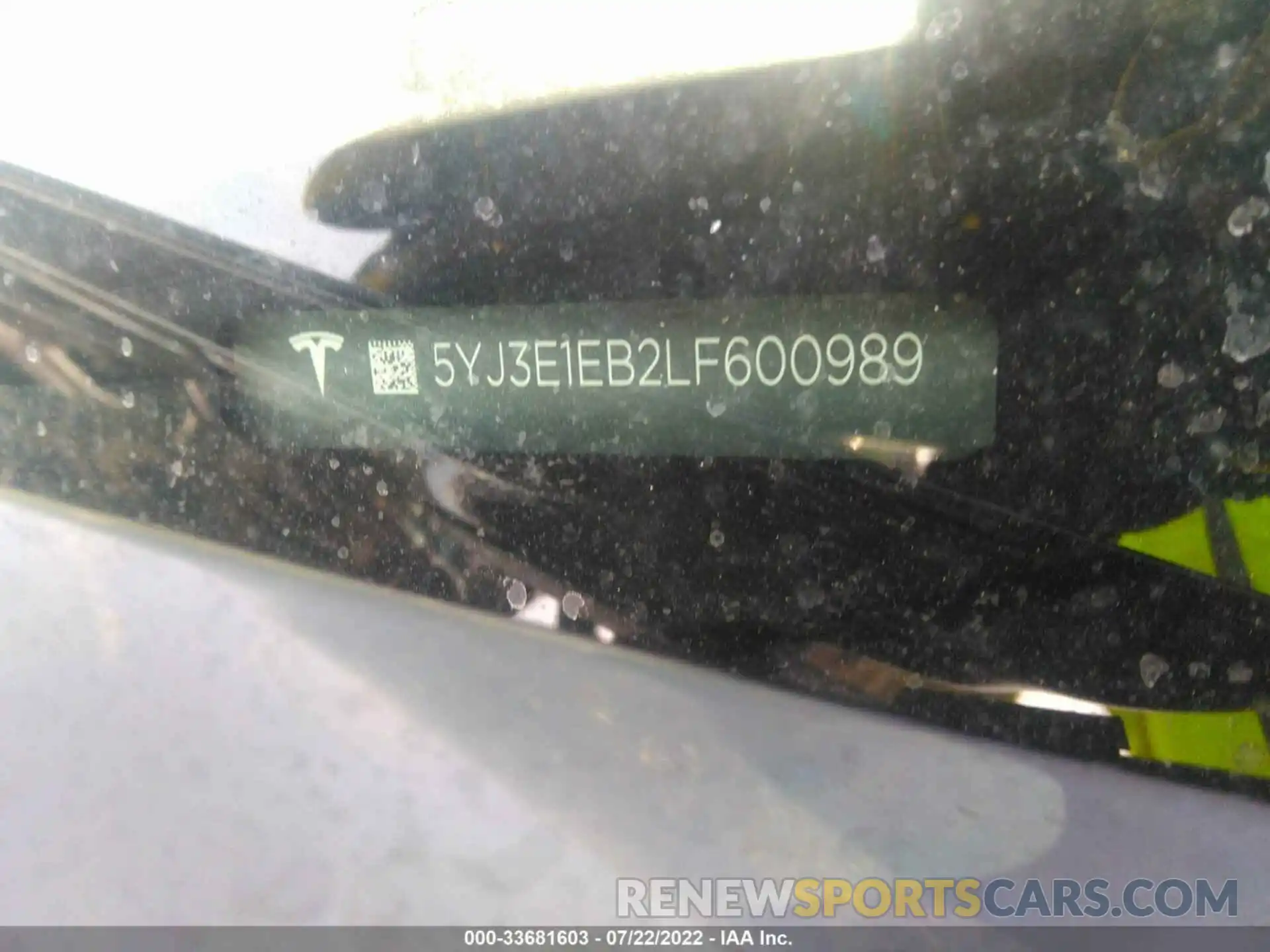 9 Photograph of a damaged car 5YJ3E1EB2LF600989 TESLA MODEL 3 2020