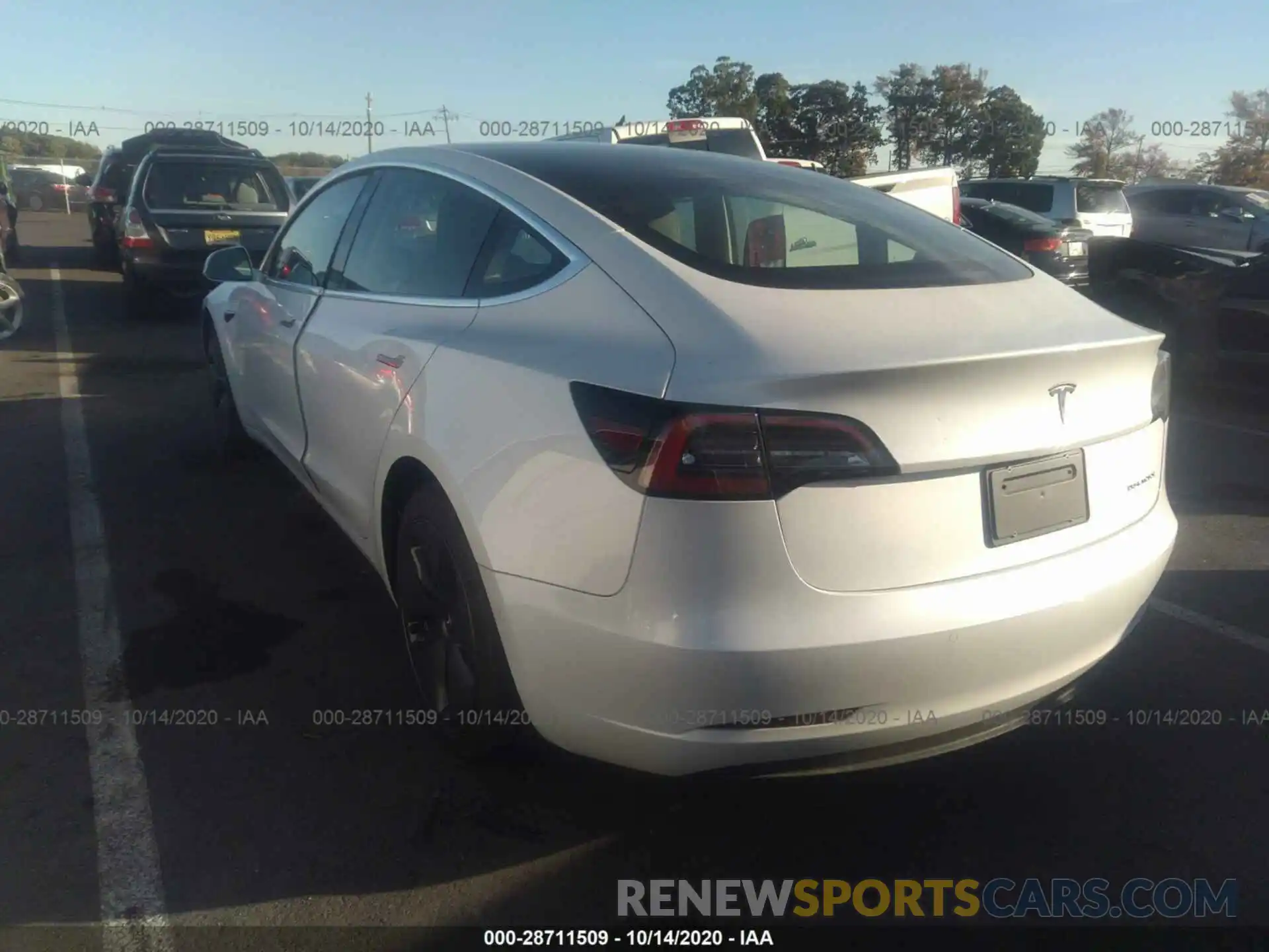 3 Photograph of a damaged car 5YJ3E1EB2LF617985 TESLA MODEL 3 2020