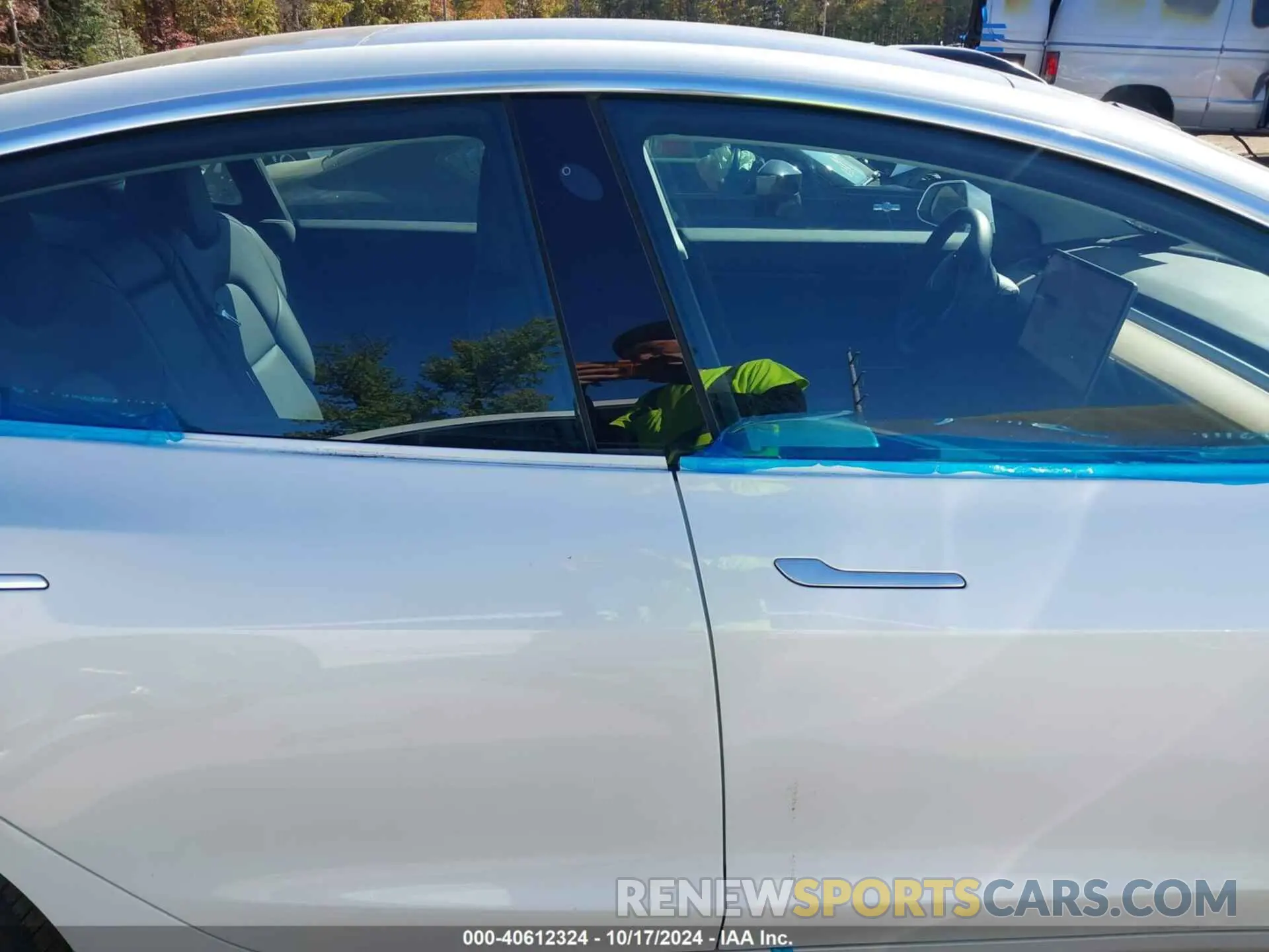 14 Photograph of a damaged car 5YJ3E1EB2LF618201 TESLA MODEL 3 2020