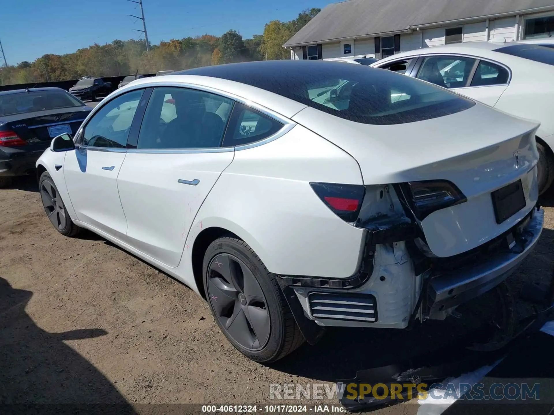 3 Photograph of a damaged car 5YJ3E1EB2LF618201 TESLA MODEL 3 2020