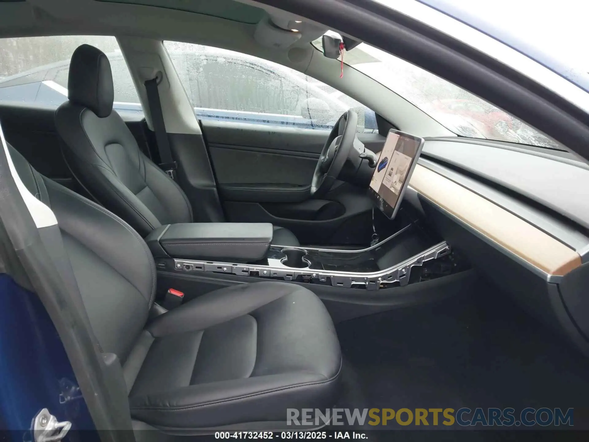5 Photograph of a damaged car 5YJ3E1EB2LF636407 TESLA MODEL 3 2020