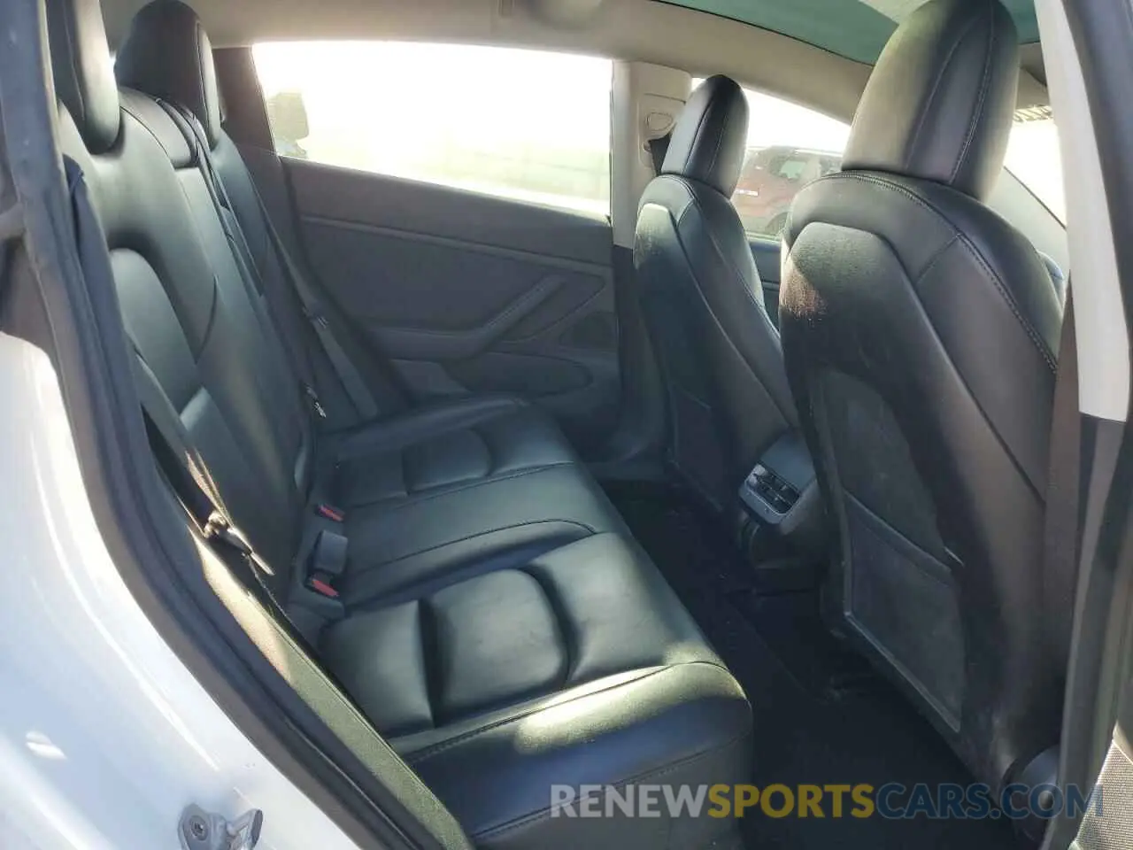 10 Photograph of a damaged car 5YJ3E1EB2LF636567 TESLA MODEL 3 2020