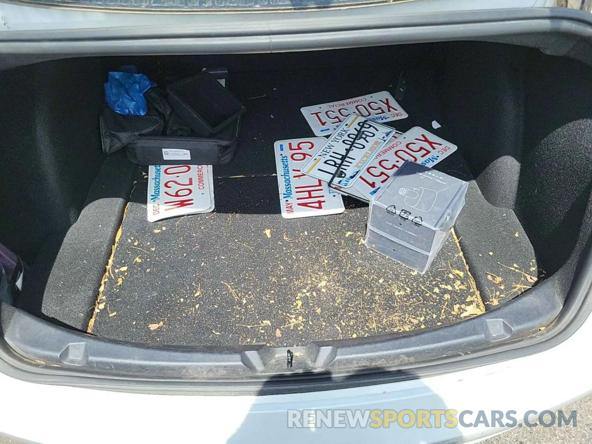 31 Photograph of a damaged car 5YJ3E1EB2LF636956 TESLA MODEL 3 2020