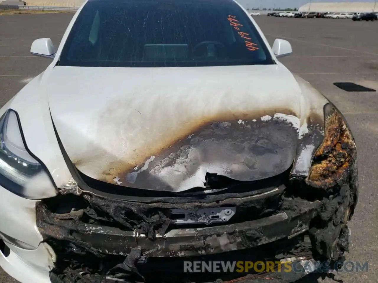 7 Photograph of a damaged car 5YJ3E1EB2LF638433 TESLA MODEL 3 2020