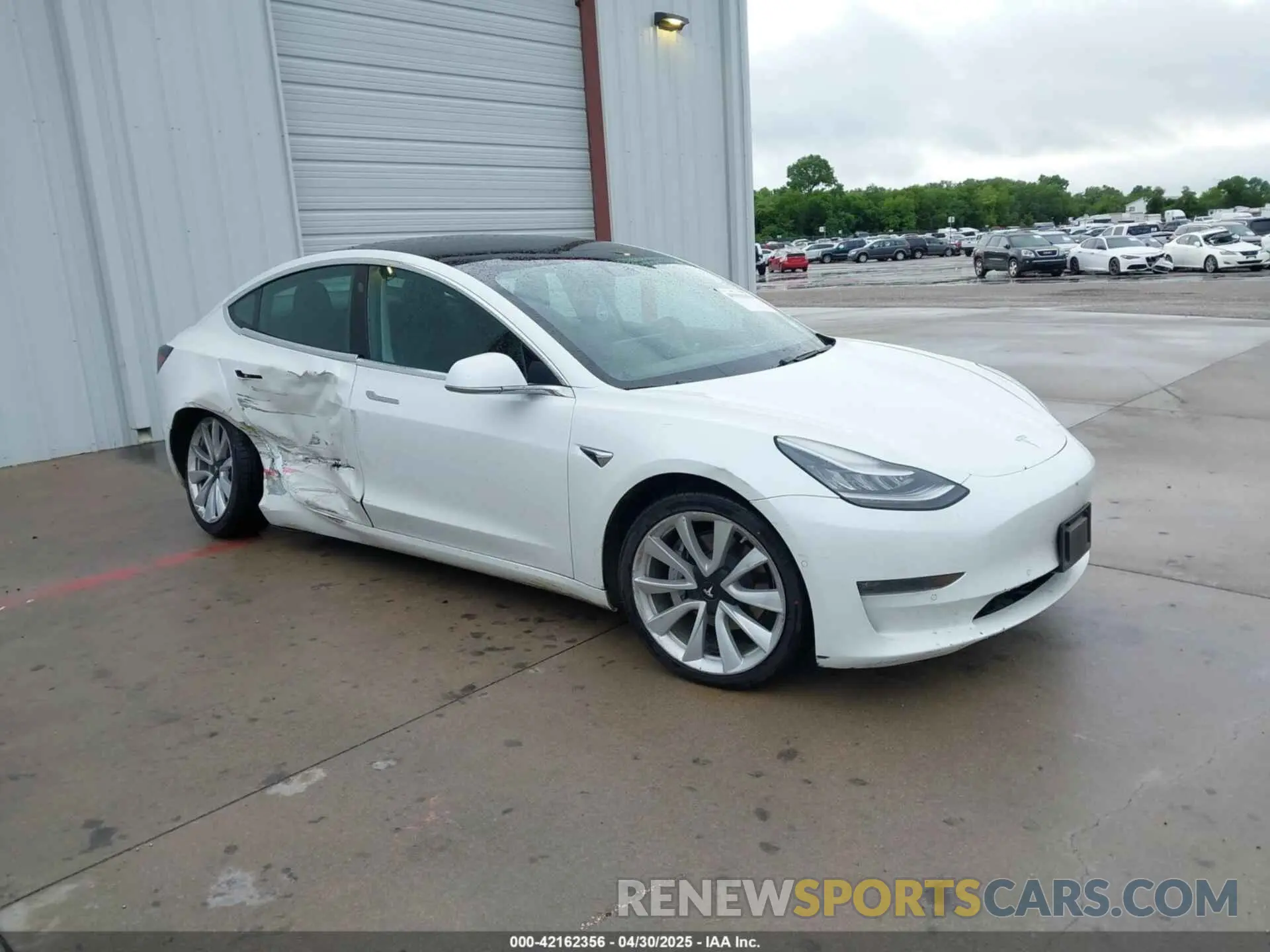 1 Photograph of a damaged car 5YJ3E1EB2LF638612 TESLA MODEL 3 2020