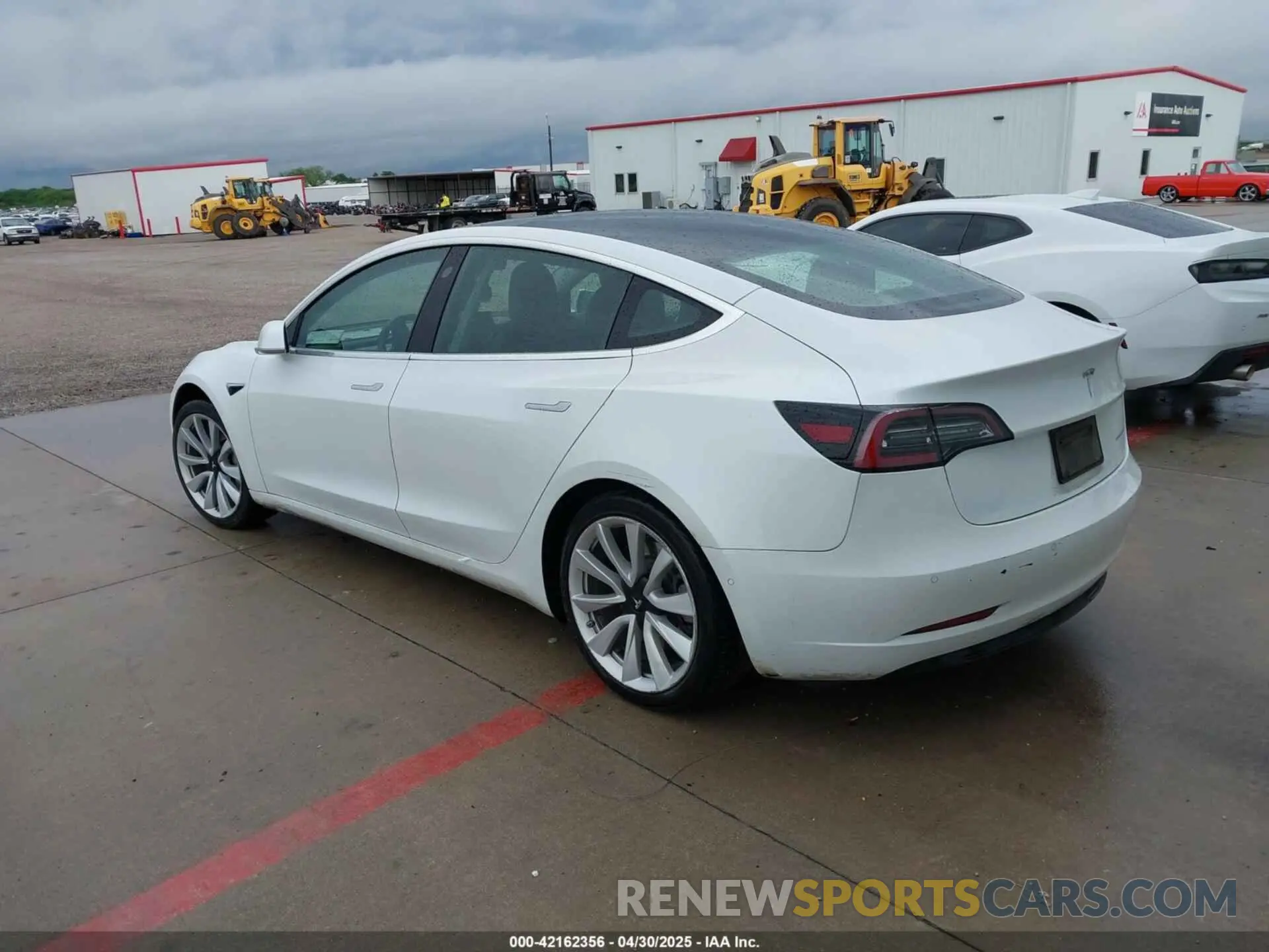 3 Photograph of a damaged car 5YJ3E1EB2LF638612 TESLA MODEL 3 2020