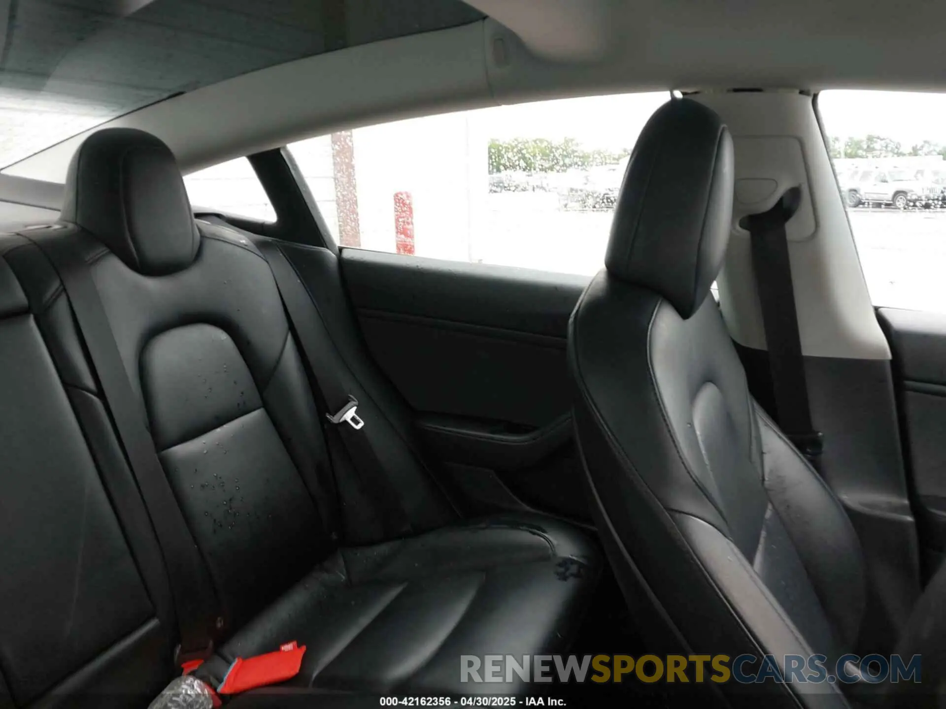8 Photograph of a damaged car 5YJ3E1EB2LF638612 TESLA MODEL 3 2020