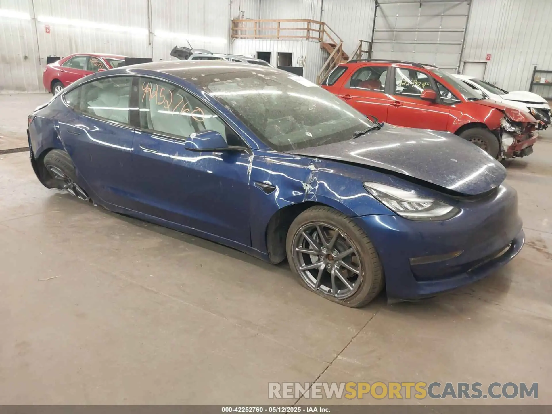 1 Photograph of a damaged car 5YJ3E1EB2LF639291 TESLA MODEL 3 2020
