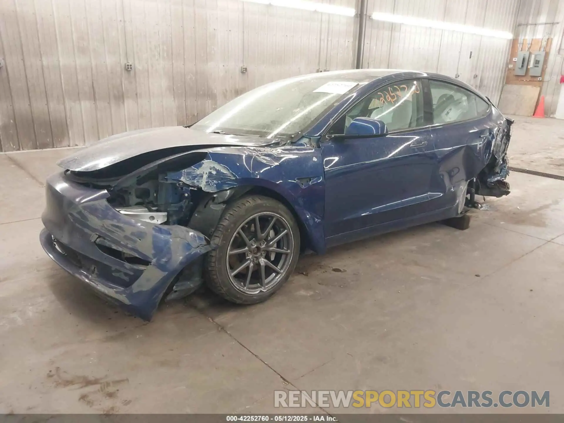 2 Photograph of a damaged car 5YJ3E1EB2LF639291 TESLA MODEL 3 2020