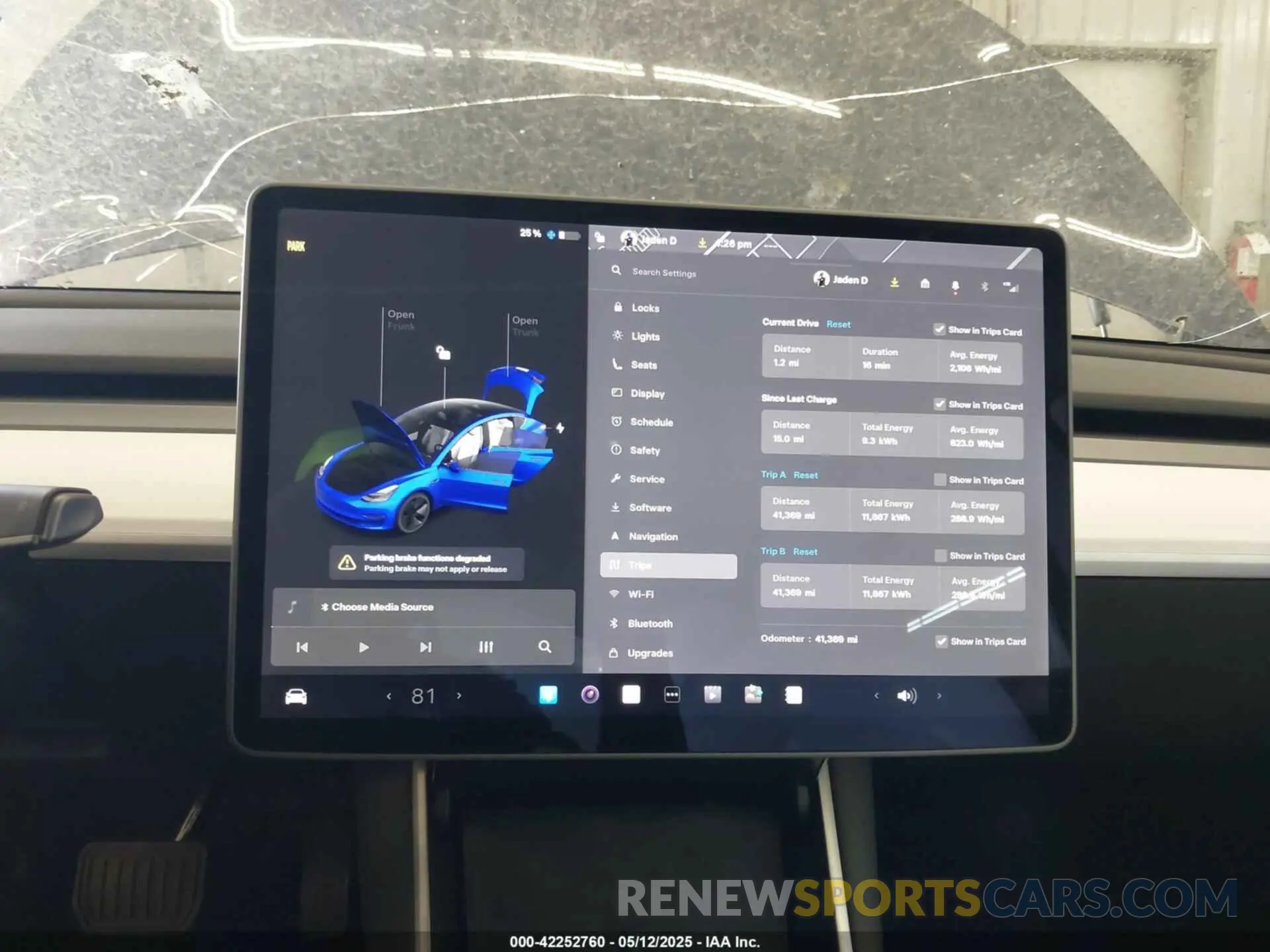7 Photograph of a damaged car 5YJ3E1EB2LF639291 TESLA MODEL 3 2020