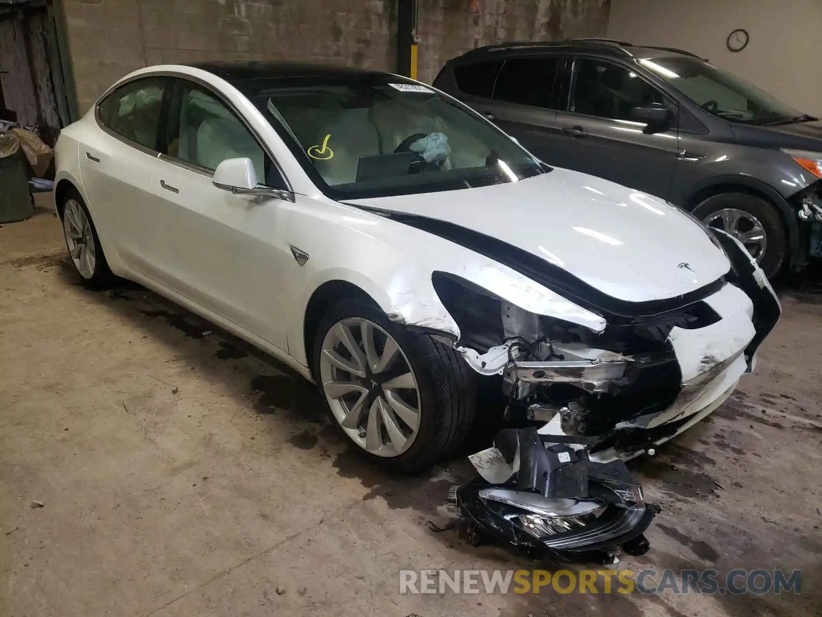 1 Photograph of a damaged car 5YJ3E1EB2LF640344 TESLA MODEL 3 2020