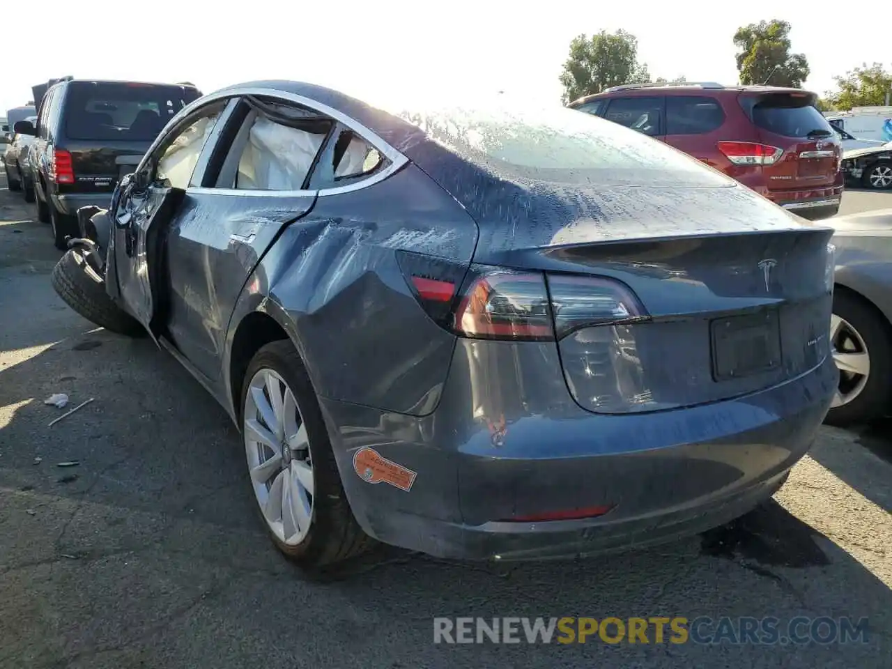 3 Photograph of a damaged car 5YJ3E1EB2LF647908 TESLA MODEL 3 2020