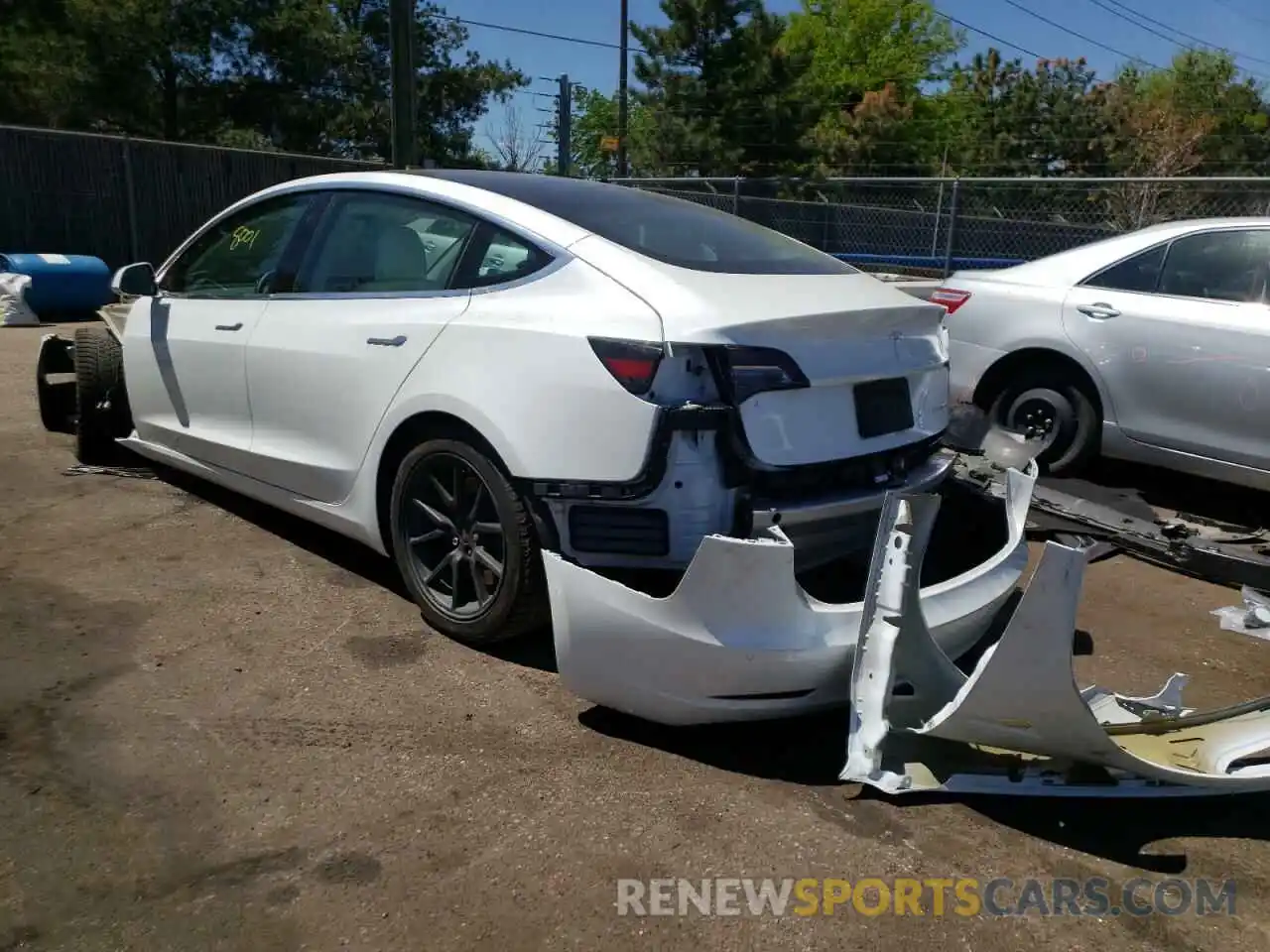 3 Photograph of a damaged car 5YJ3E1EB2LF651795 TESLA MODEL 3 2020