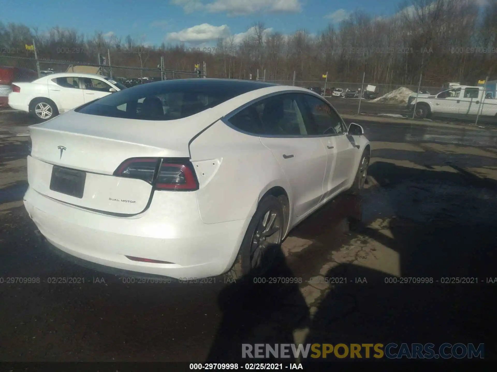 4 Photograph of a damaged car 5YJ3E1EB2LF664983 TESLA MODEL 3 2020