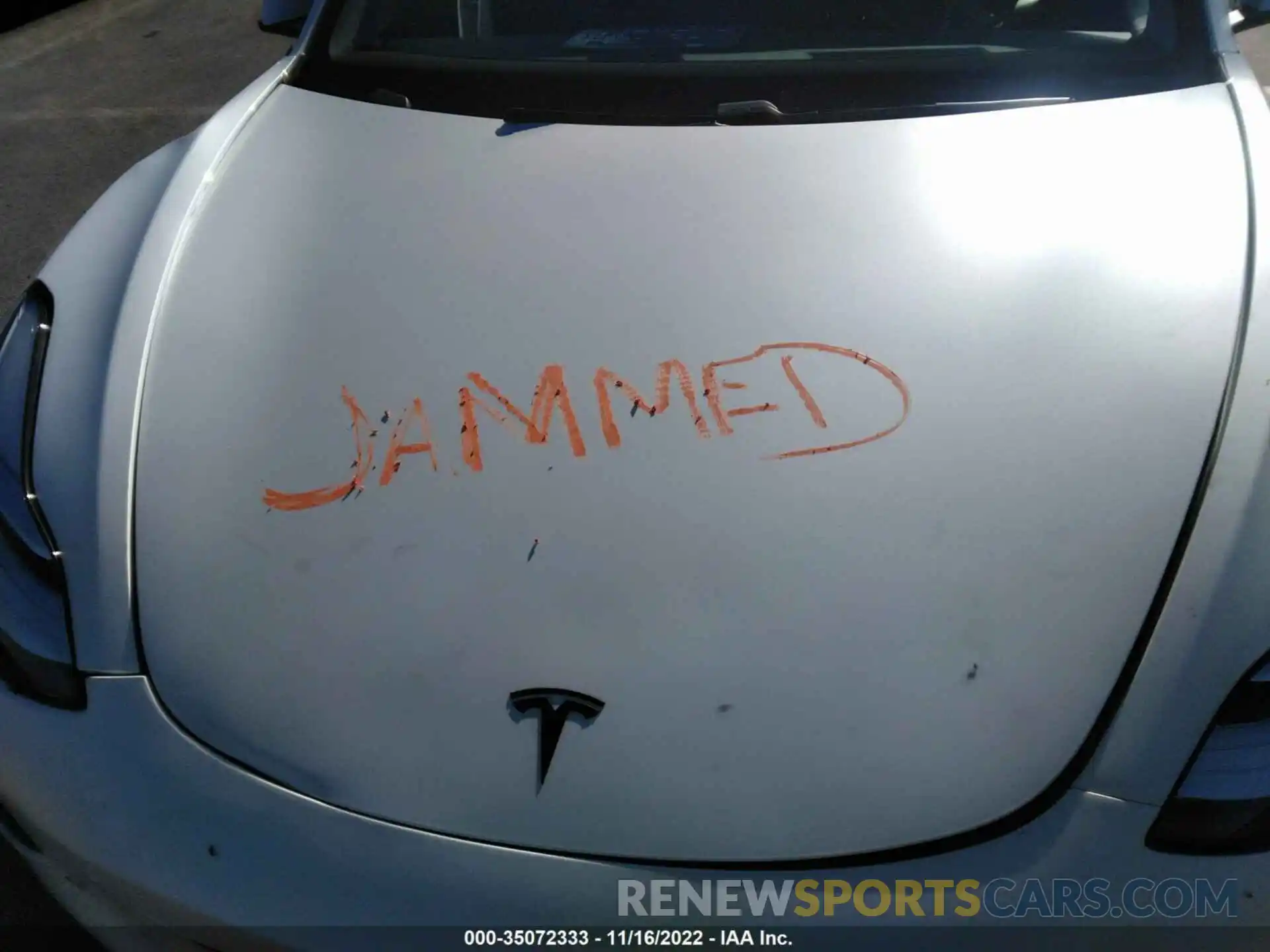 10 Photograph of a damaged car 5YJ3E1EB2LF711719 TESLA MODEL 3 2020