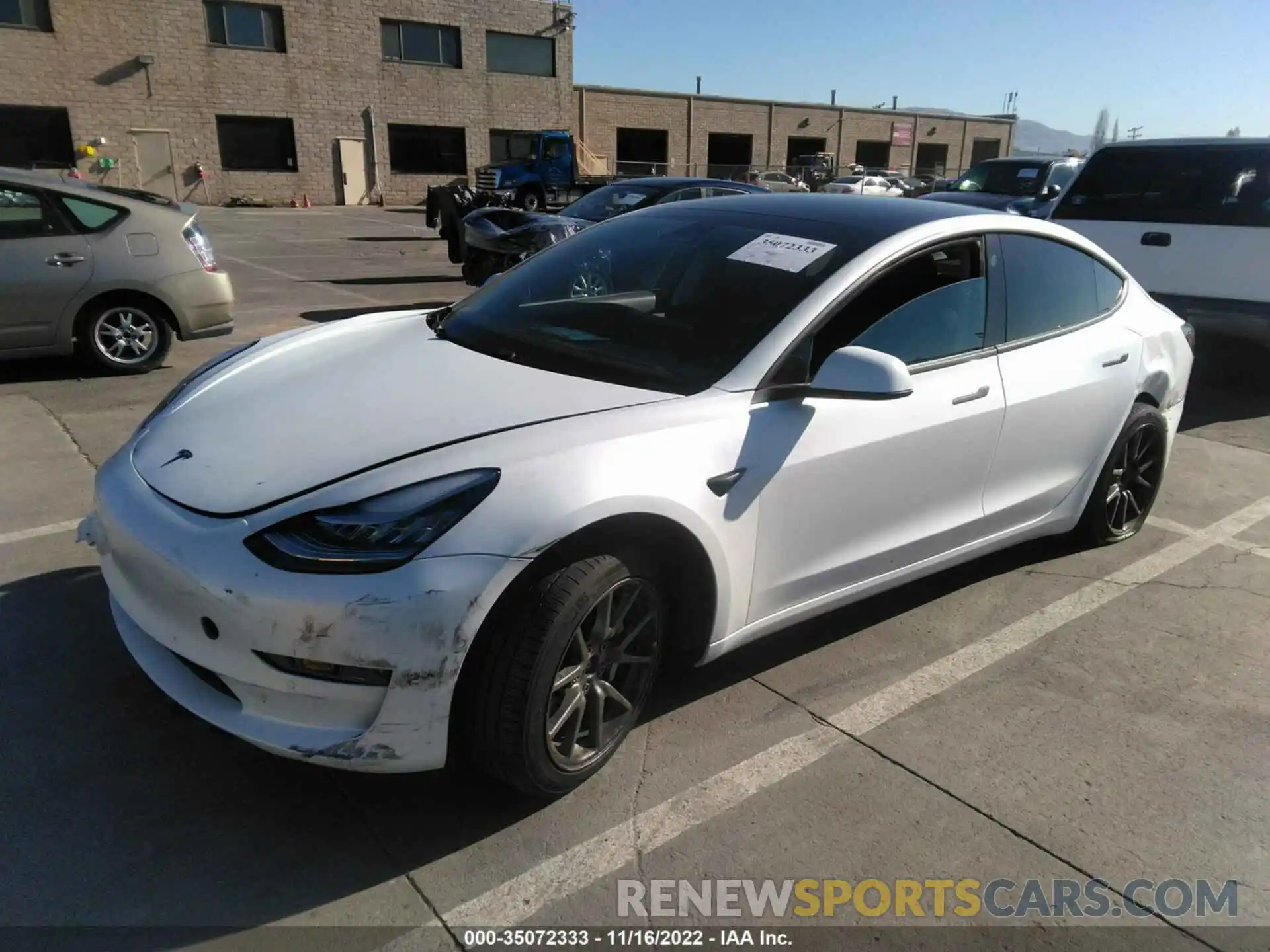 2 Photograph of a damaged car 5YJ3E1EB2LF711719 TESLA MODEL 3 2020