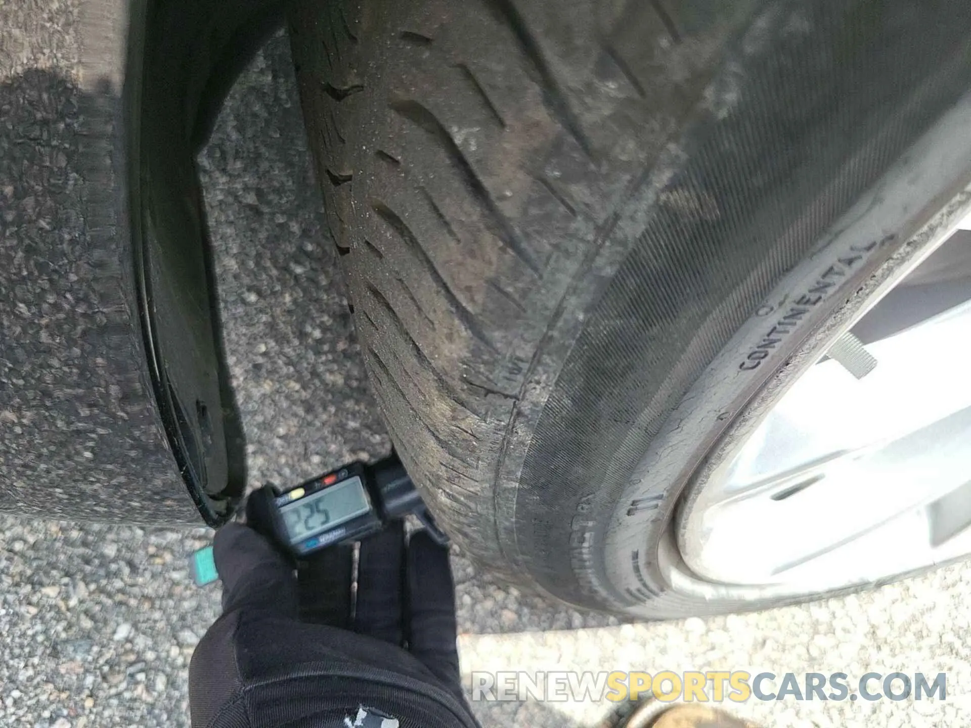 1 Photograph of a damaged car 5YJ3E1EB3LF600614 TESLA MODEL 3 2020