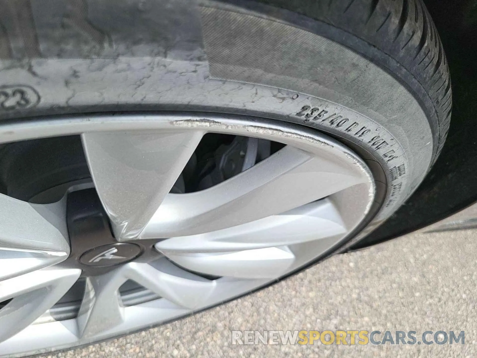 10 Photograph of a damaged car 5YJ3E1EB3LF600614 TESLA MODEL 3 2020