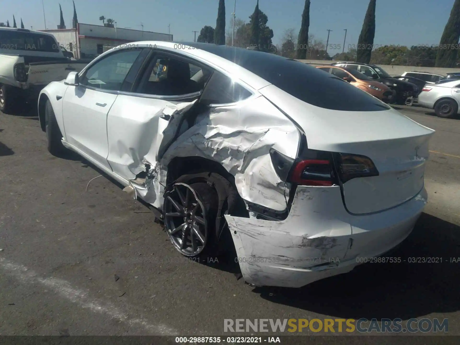 3 Photograph of a damaged car 5YJ3E1EB3LF619664 TESLA MODEL 3 2020