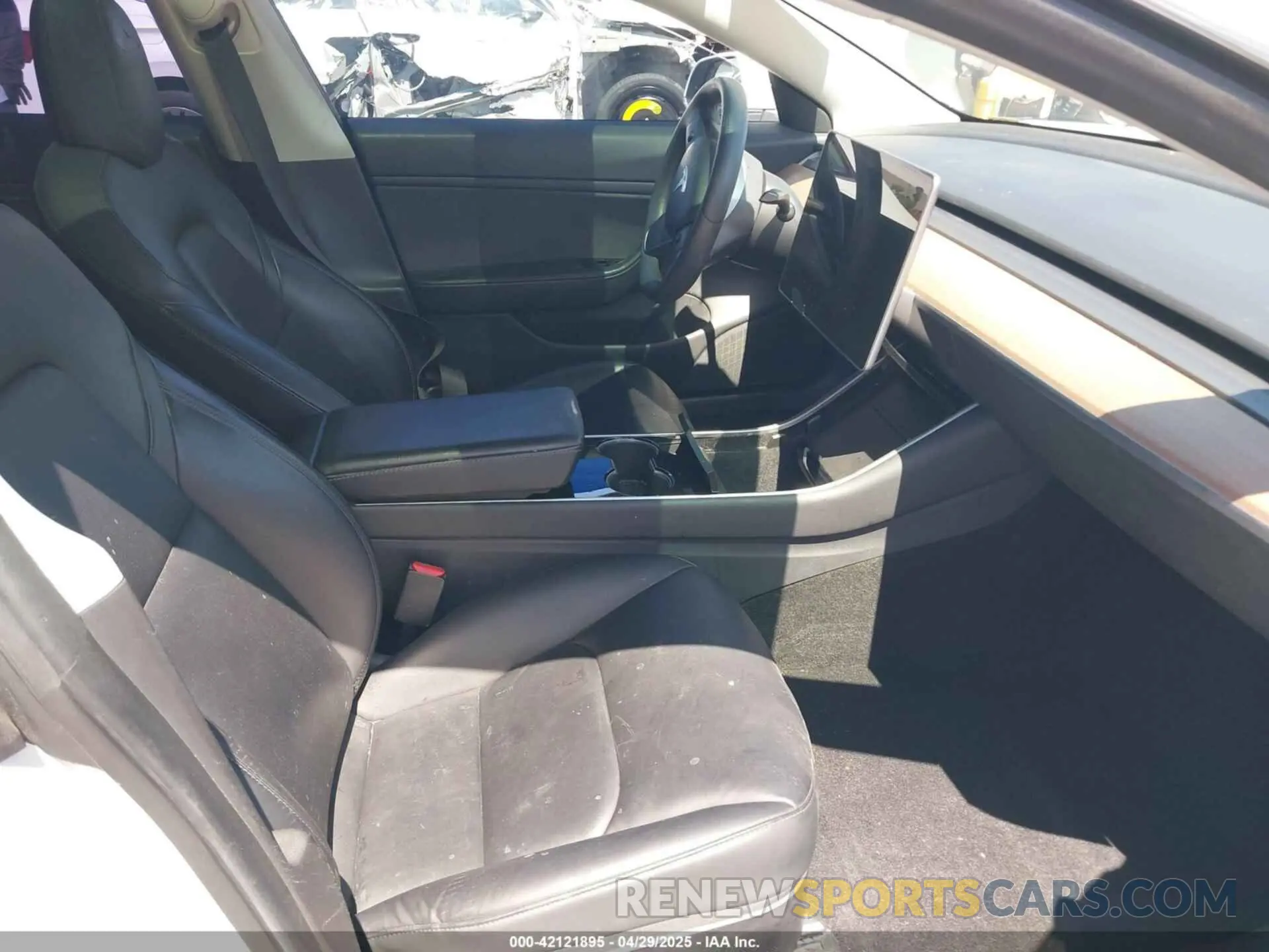 5 Photograph of a damaged car 5YJ3E1EB3LF621348 TESLA MODEL 3 2020
