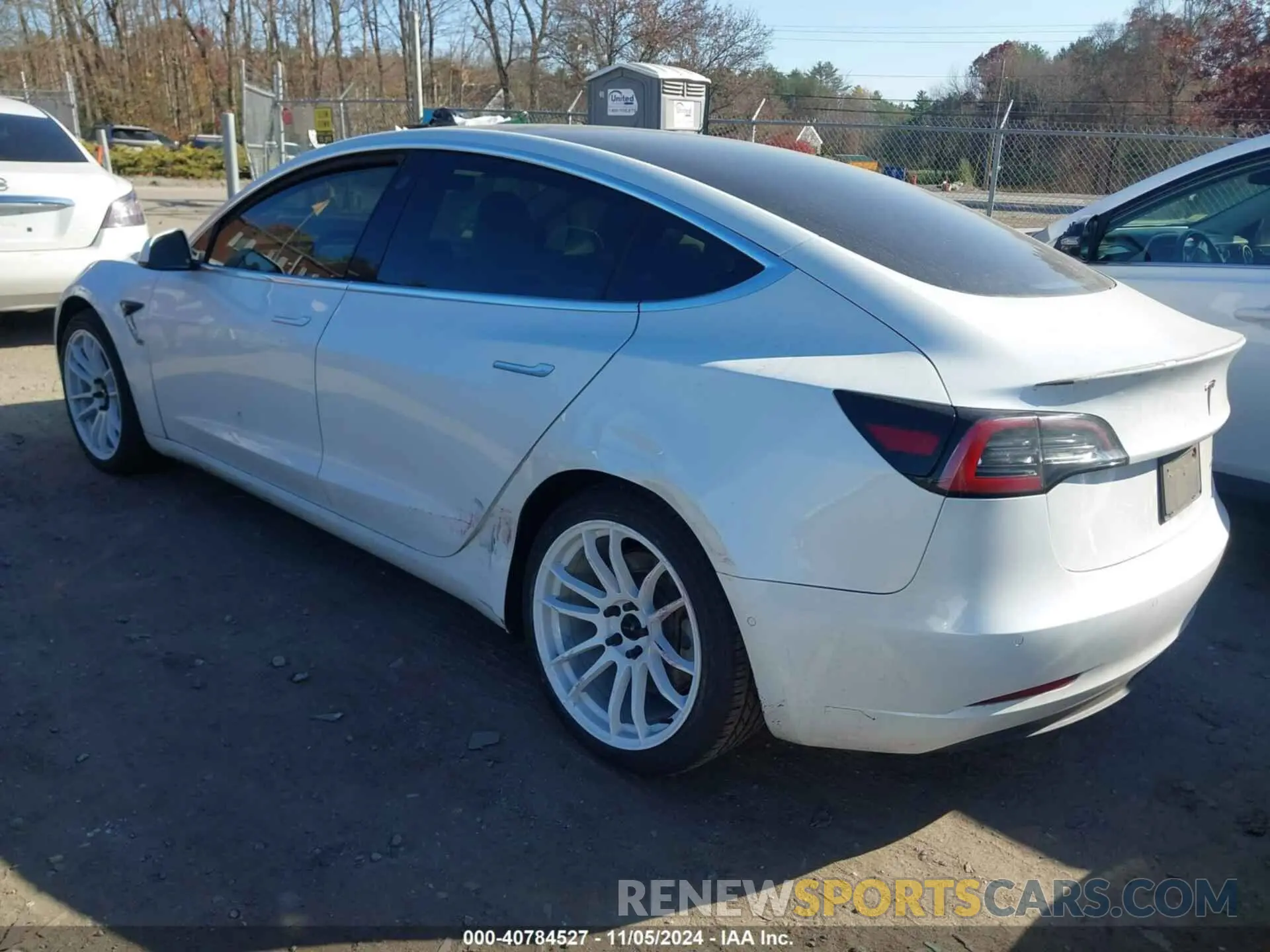 3 Photograph of a damaged car 5YJ3E1EB3LF628686 TESLA MODEL 3 2020