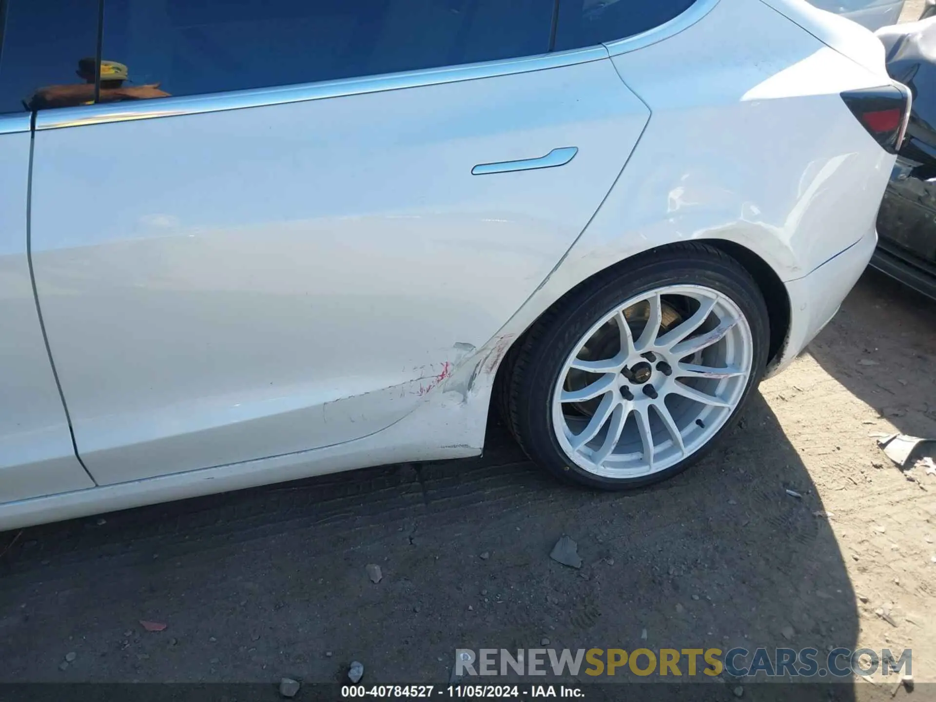 6 Photograph of a damaged car 5YJ3E1EB3LF628686 TESLA MODEL 3 2020