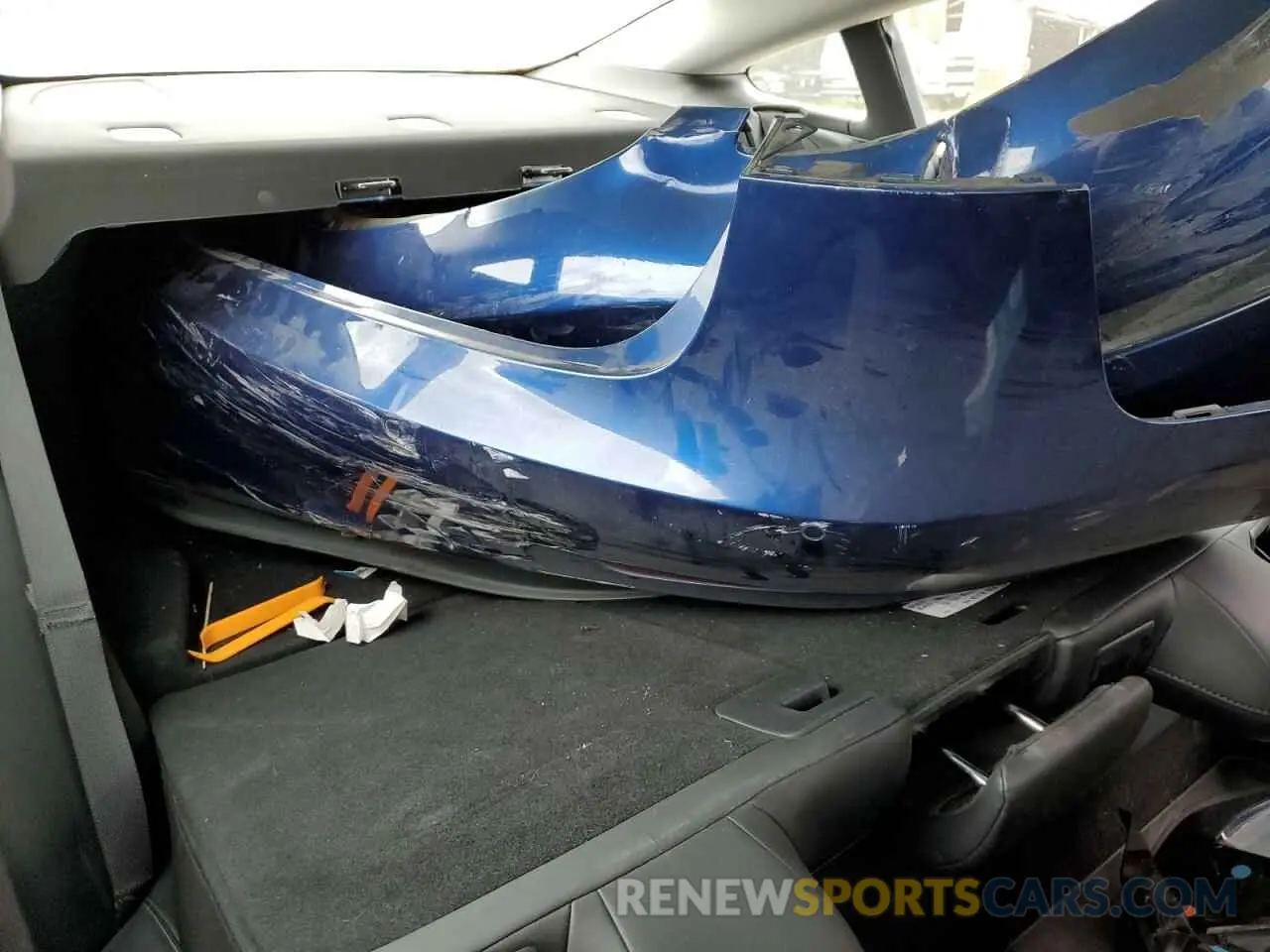 10 Photograph of a damaged car 5YJ3E1EB3LF635752 TESLA MODEL 3 2020