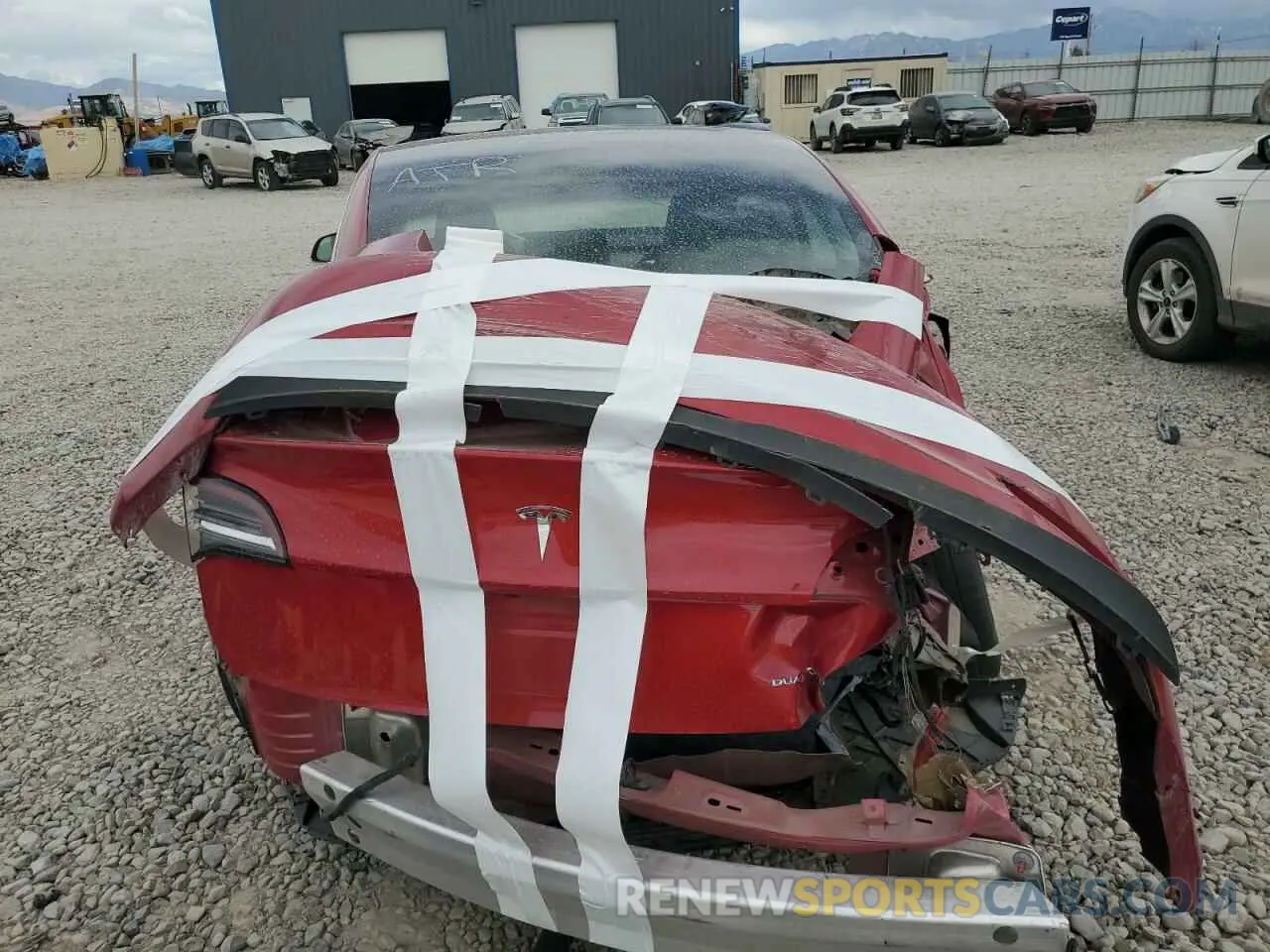 6 Photograph of a damaged car 5YJ3E1EB3LF635847 TESLA MODEL 3 2020