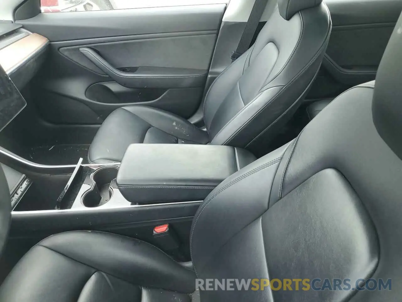 8 Photograph of a damaged car 5YJ3E1EB3LF635847 TESLA MODEL 3 2020