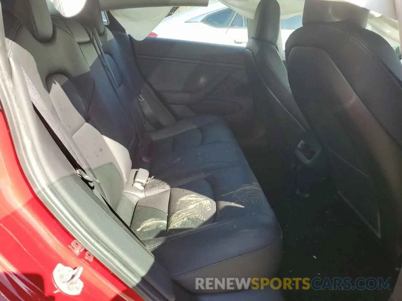 10 Photograph of a damaged car 5YJ3E1EB3LF635878 TESLA MODEL 3 2020