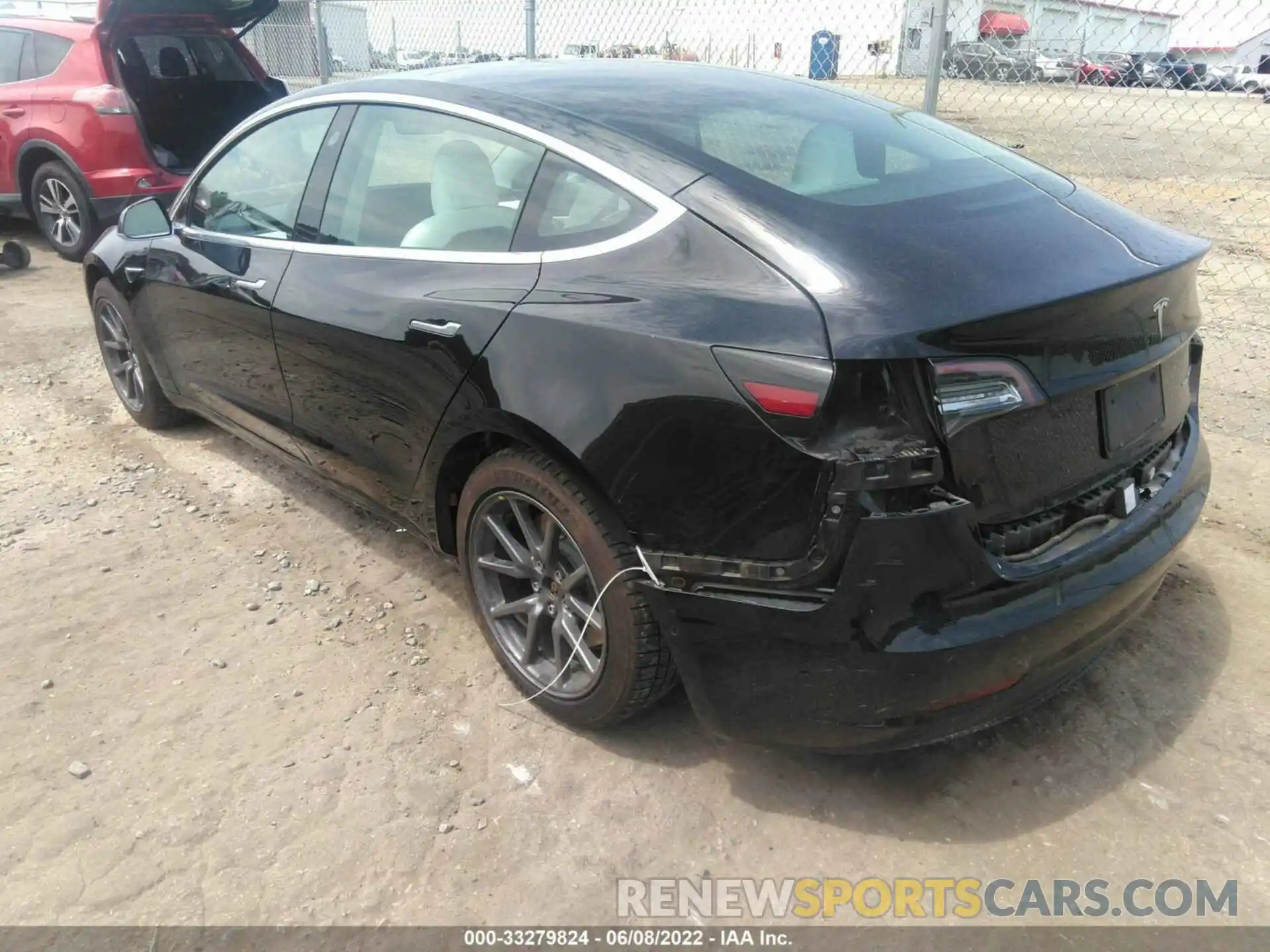 3 Photograph of a damaged car 5YJ3E1EB3LF639039 TESLA MODEL 3 2020