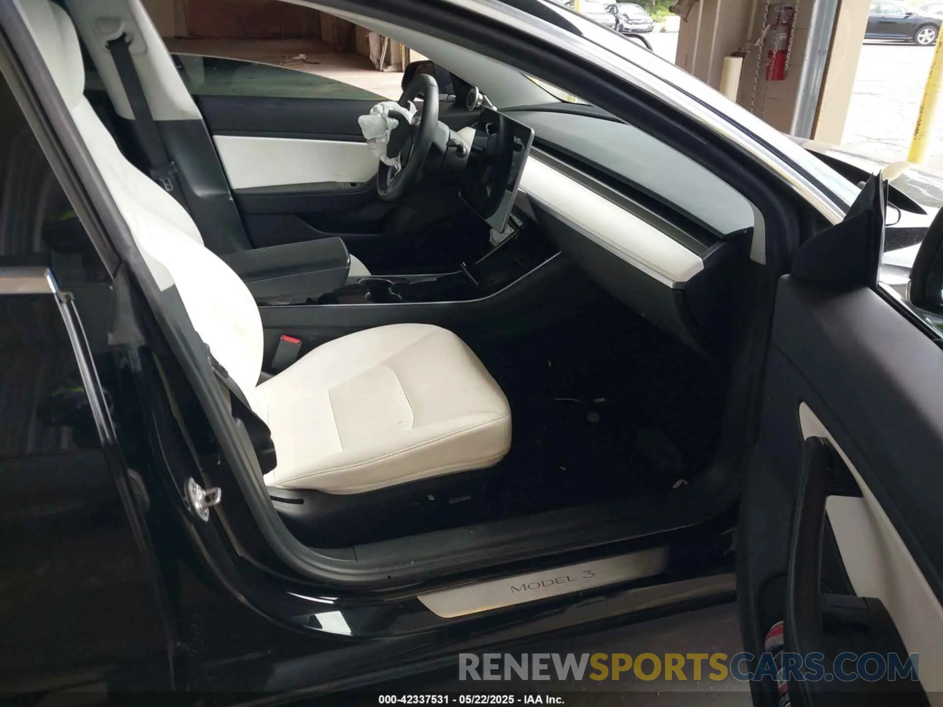 5 Photograph of a damaged car 5YJ3E1EB3LF639980 TESLA MODEL 3 2020