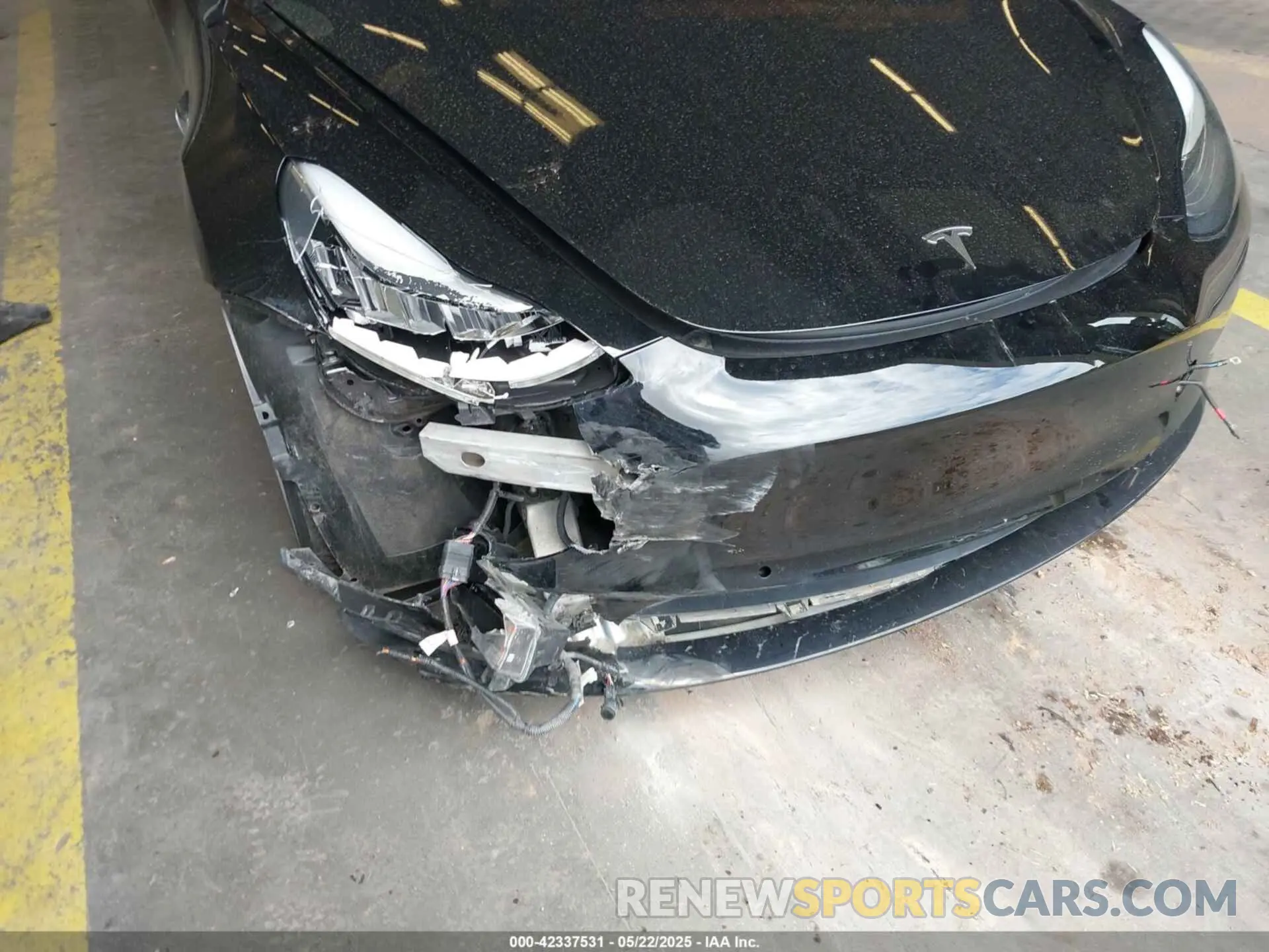 6 Photograph of a damaged car 5YJ3E1EB3LF639980 TESLA MODEL 3 2020
