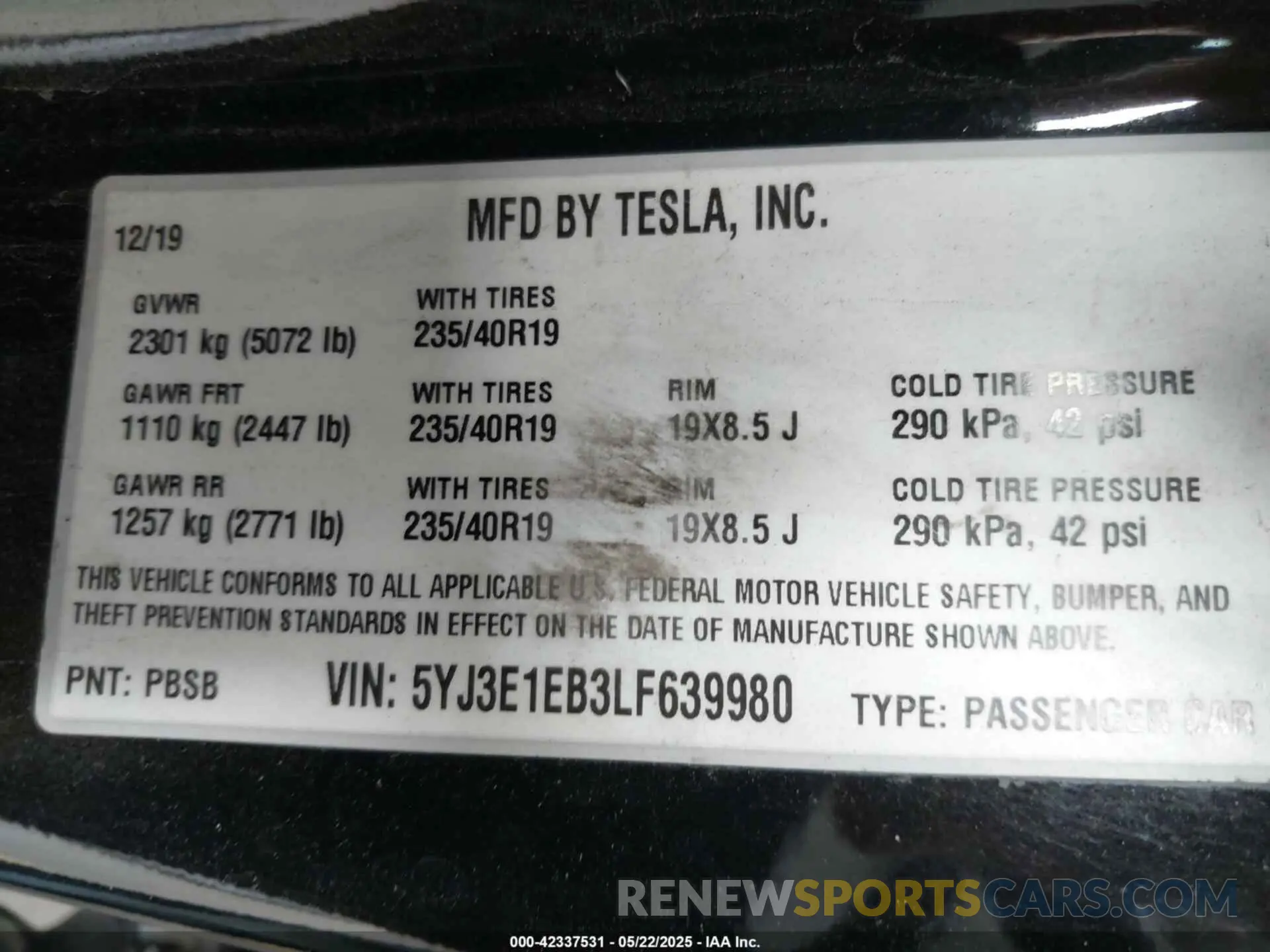 9 Photograph of a damaged car 5YJ3E1EB3LF639980 TESLA MODEL 3 2020