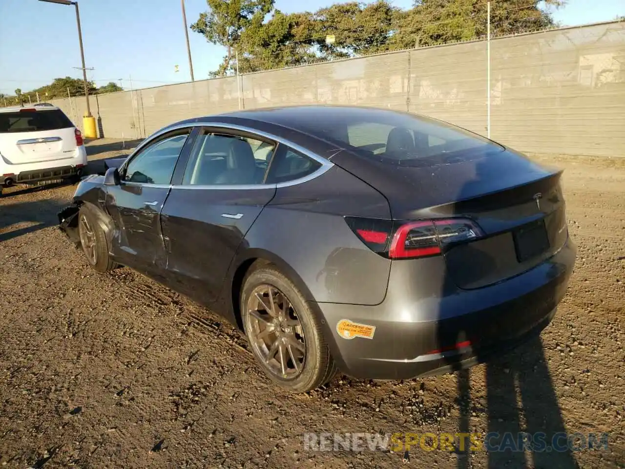 2 Photograph of a damaged car 5YJ3E1EB3LF646122 TESLA MODEL 3 2020