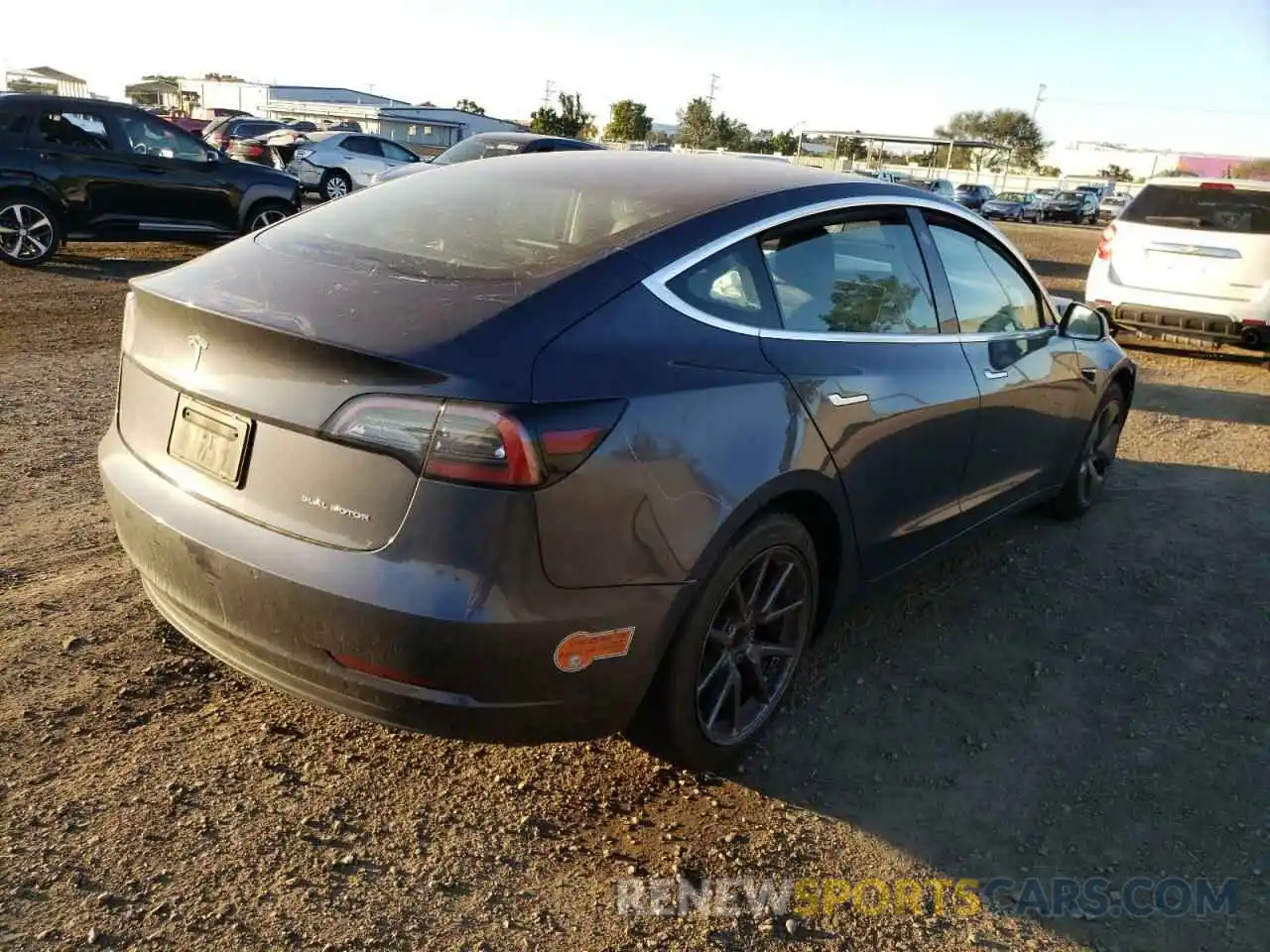 3 Photograph of a damaged car 5YJ3E1EB3LF646122 TESLA MODEL 3 2020