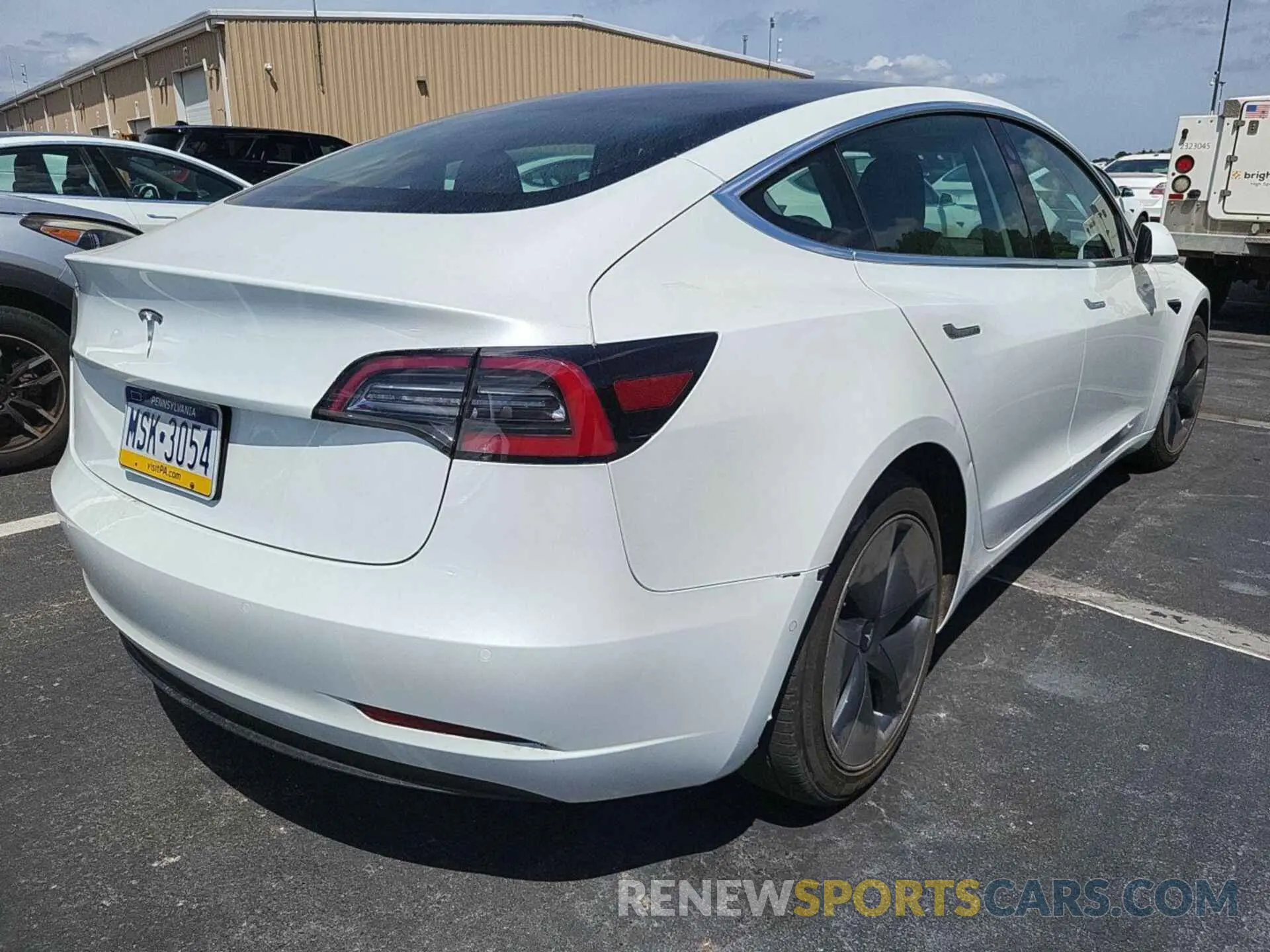 17 Photograph of a damaged car 5YJ3E1EB3LF646315 TESLA MODEL 3 2020