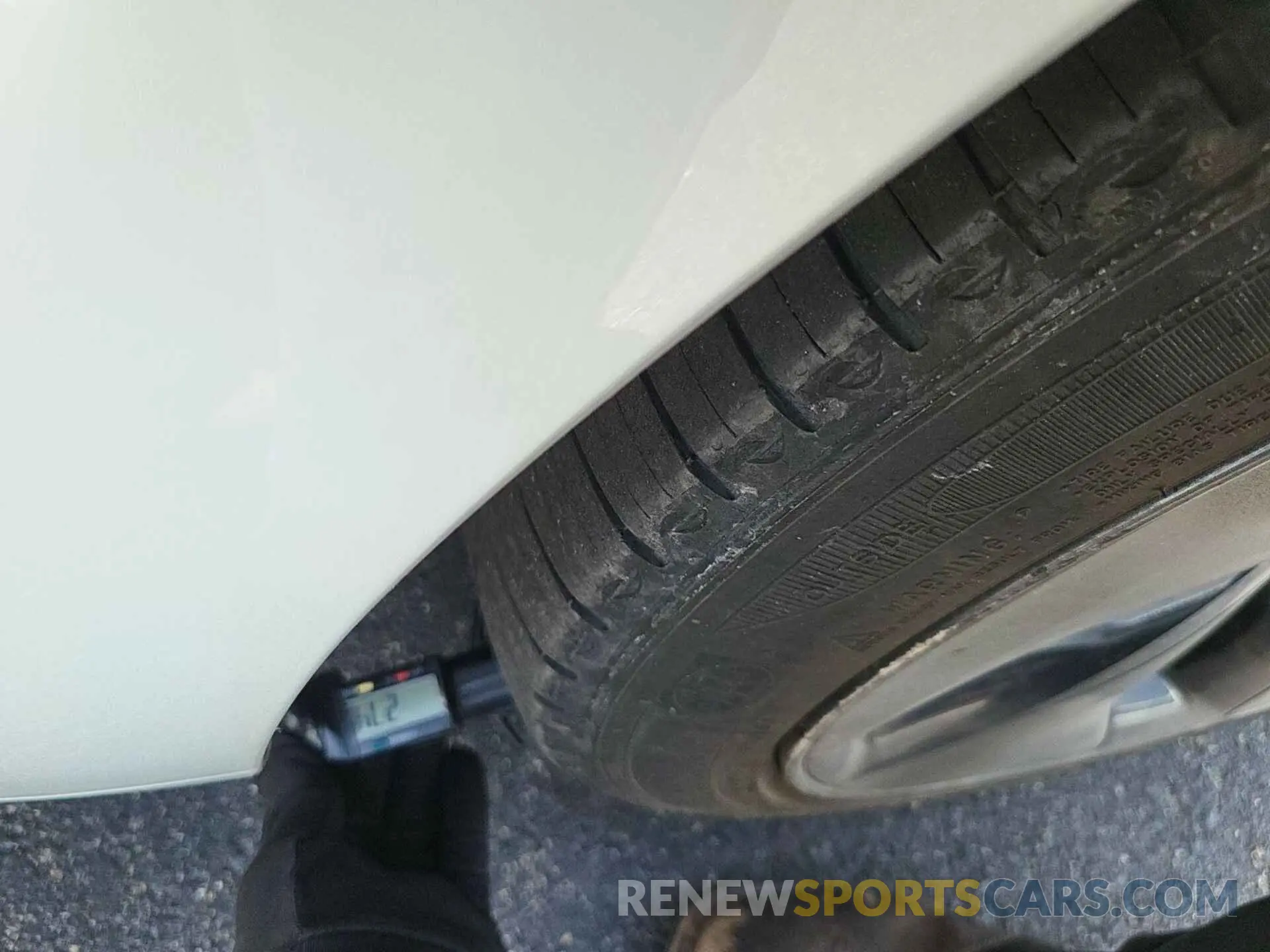 29 Photograph of a damaged car 5YJ3E1EB3LF646315 TESLA MODEL 3 2020
