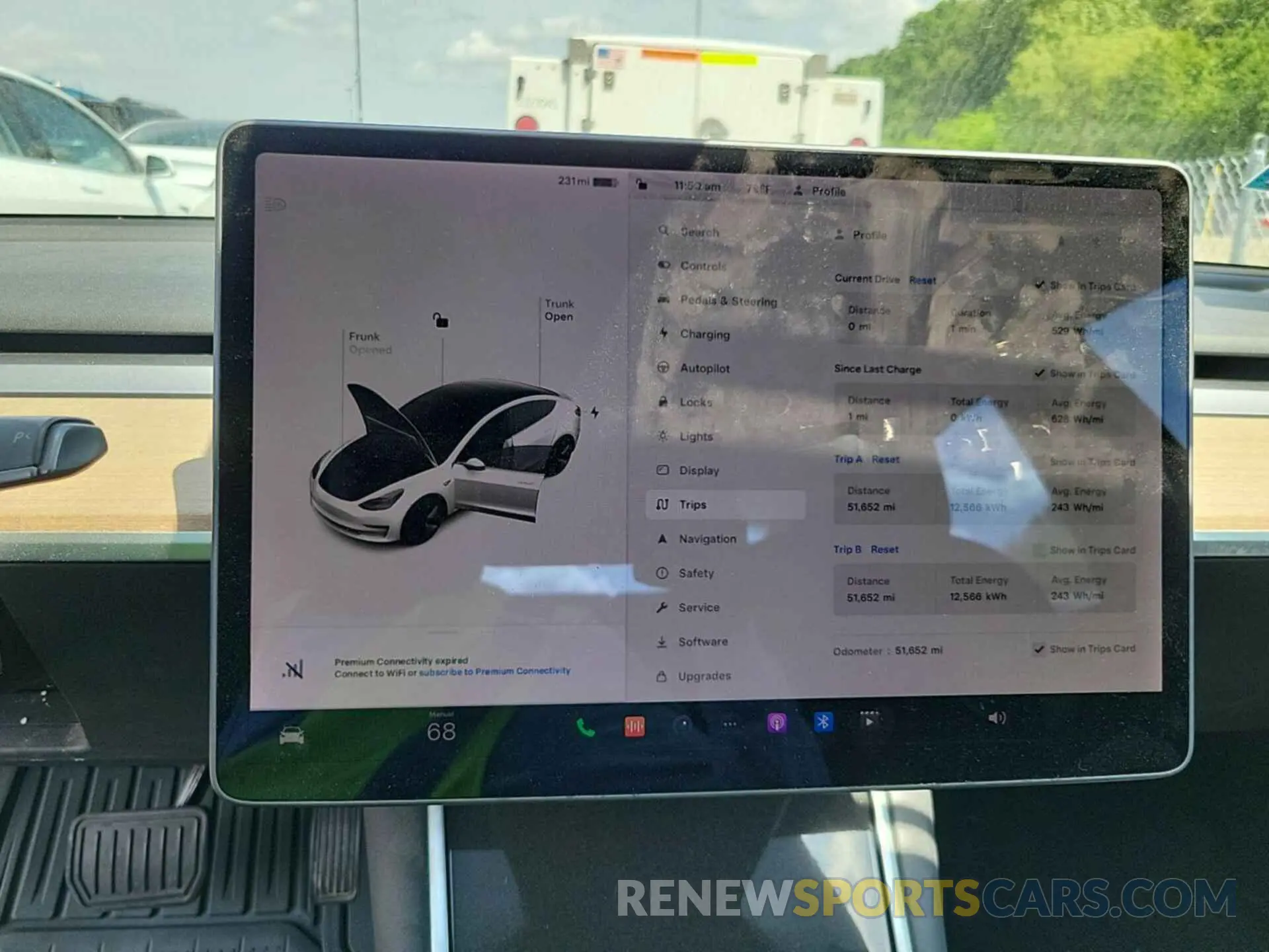 4 Photograph of a damaged car 5YJ3E1EB3LF646315 TESLA MODEL 3 2020