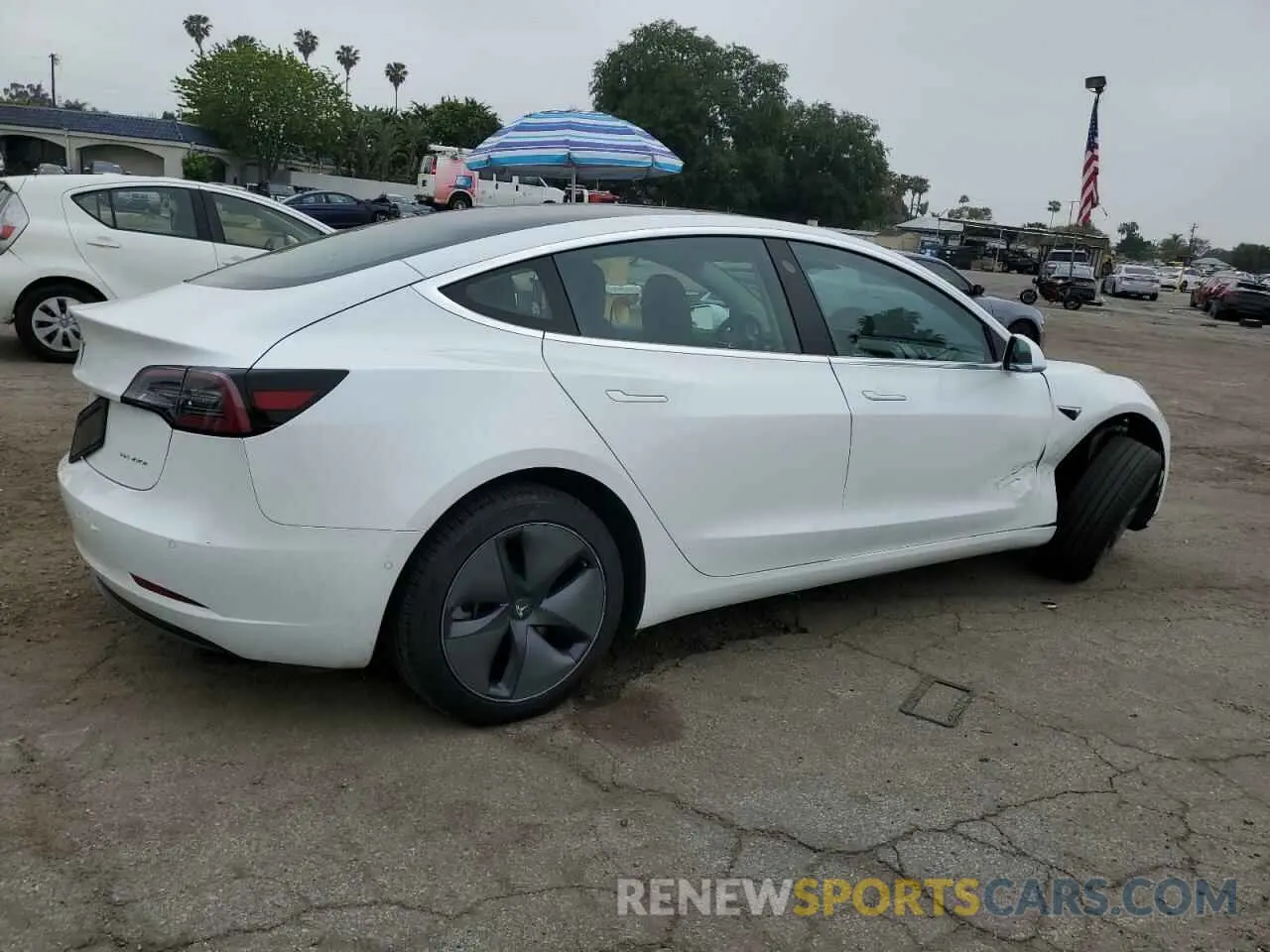 3 Photograph of a damaged car 5YJ3E1EB3LF650252 TESLA MODEL 3 2020